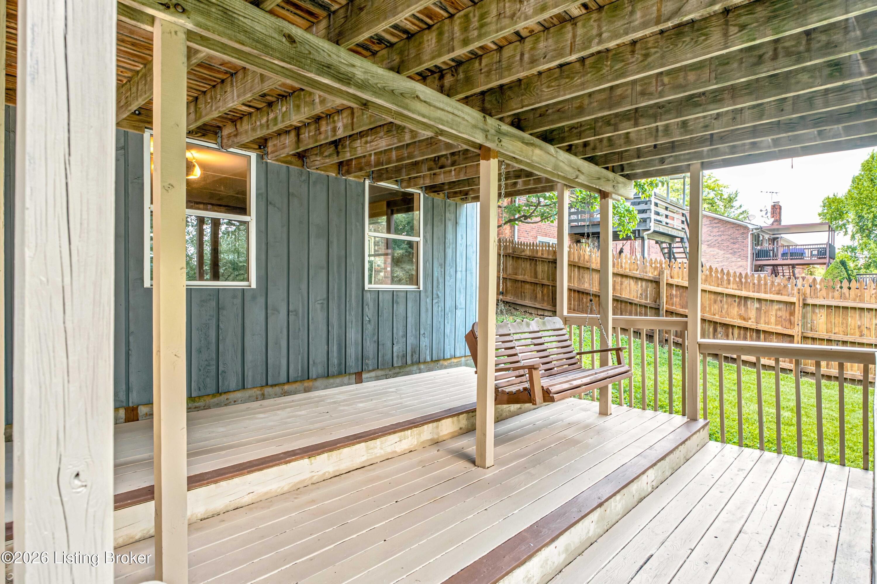 9107 Split Rail Dr Property Photo 40