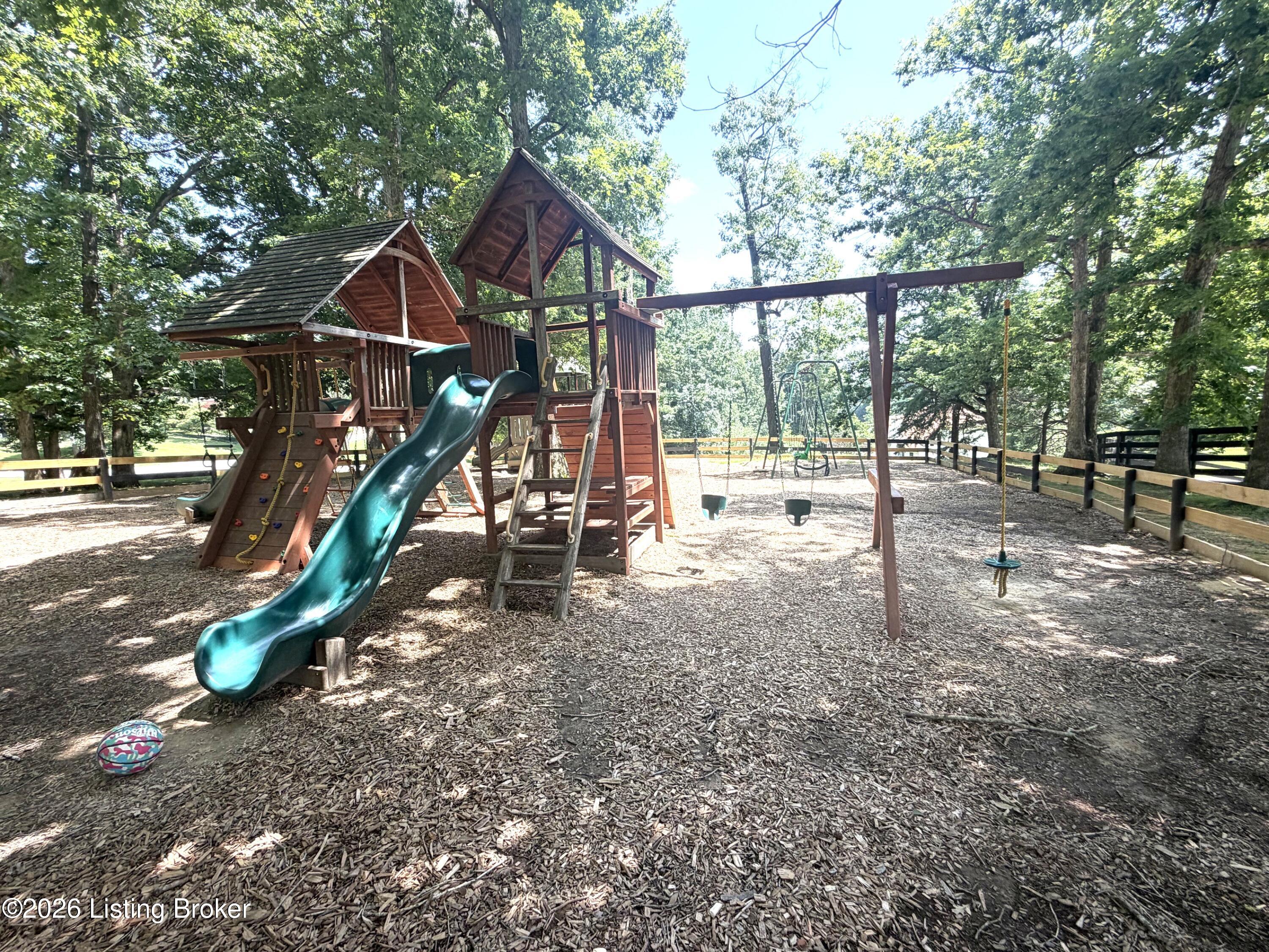 9107 Split Rail Dr Property Photo 55