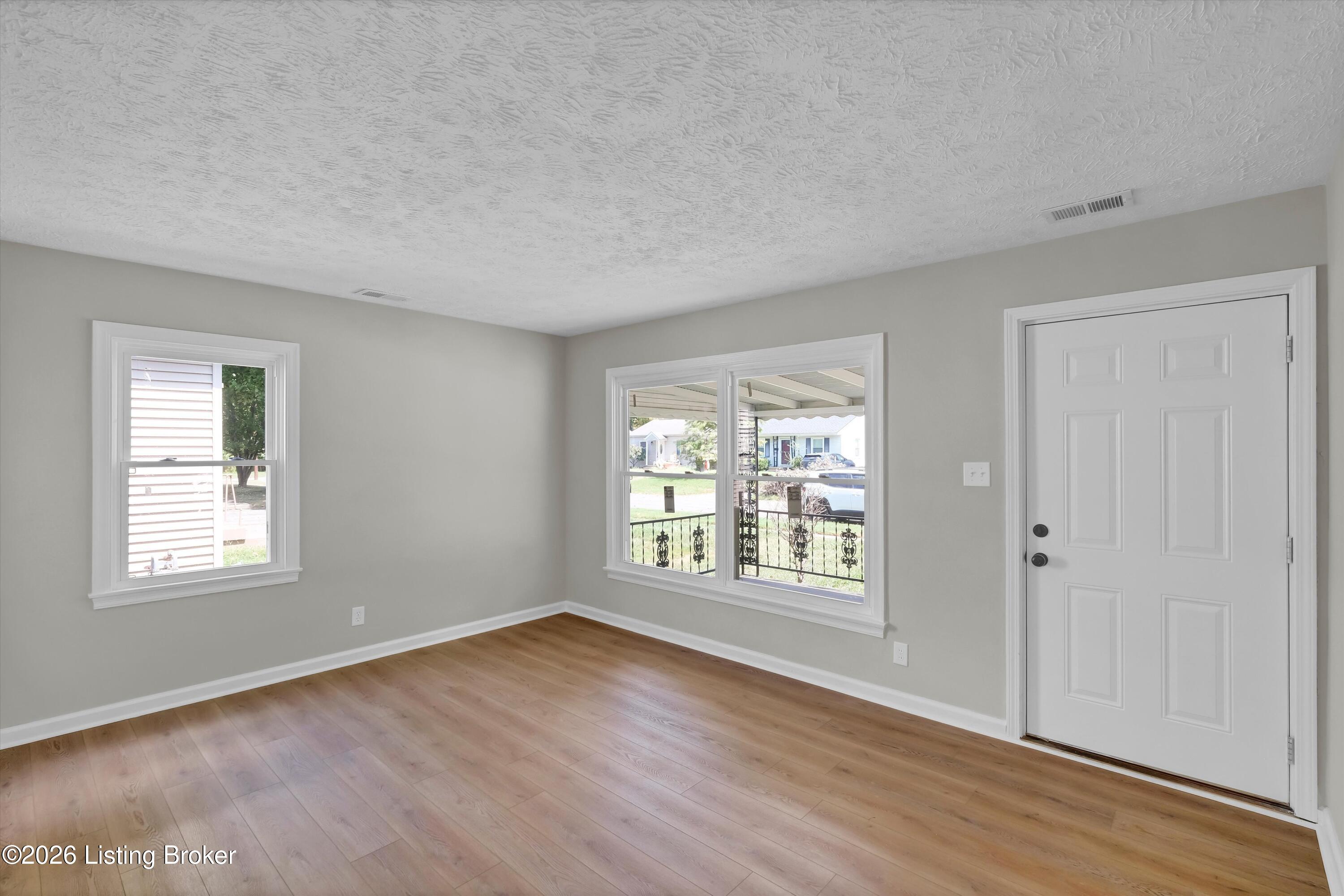 2508 Catawba Ln Property Photo 2