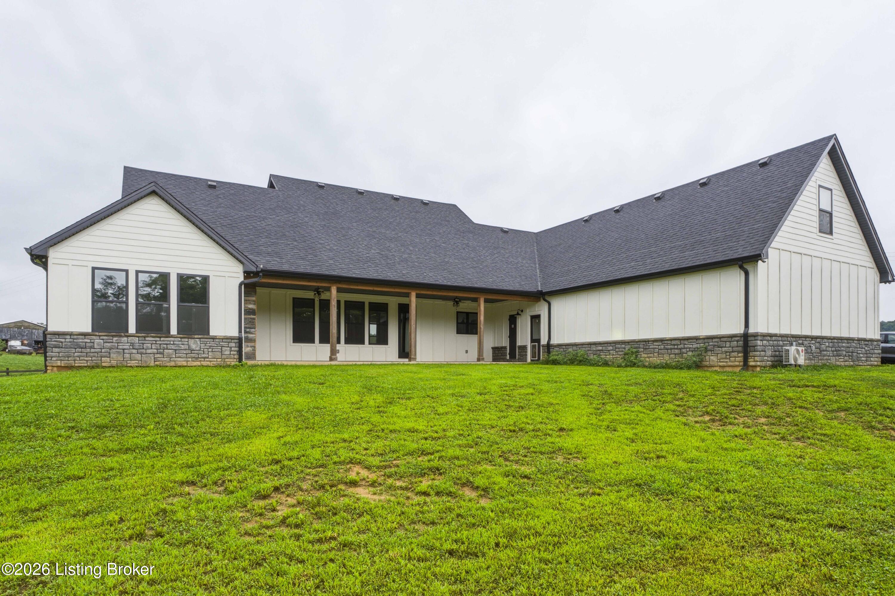 875 Mosby Creek Rd Property Photo 5