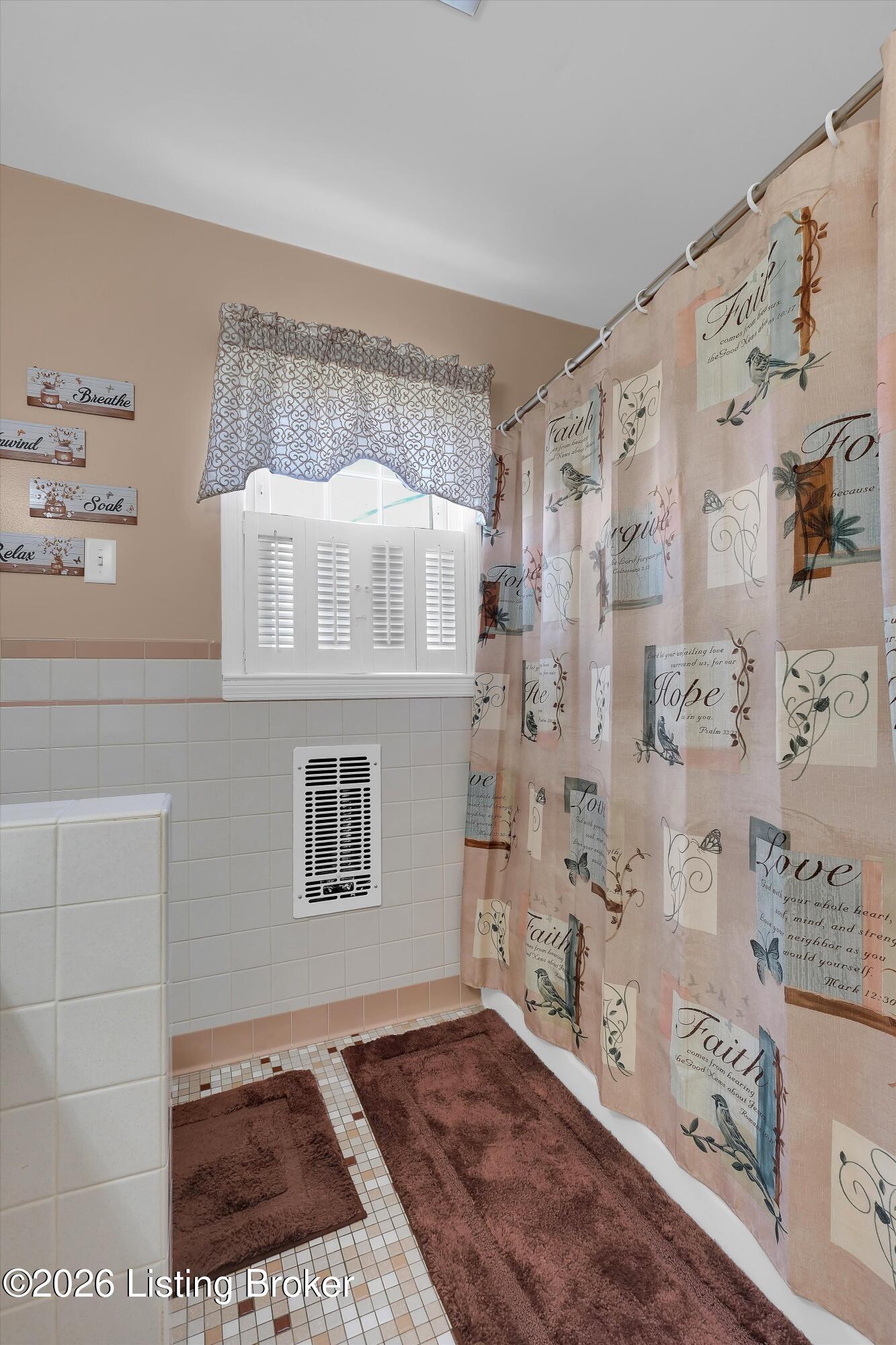 10382 Main St Property Photo 36