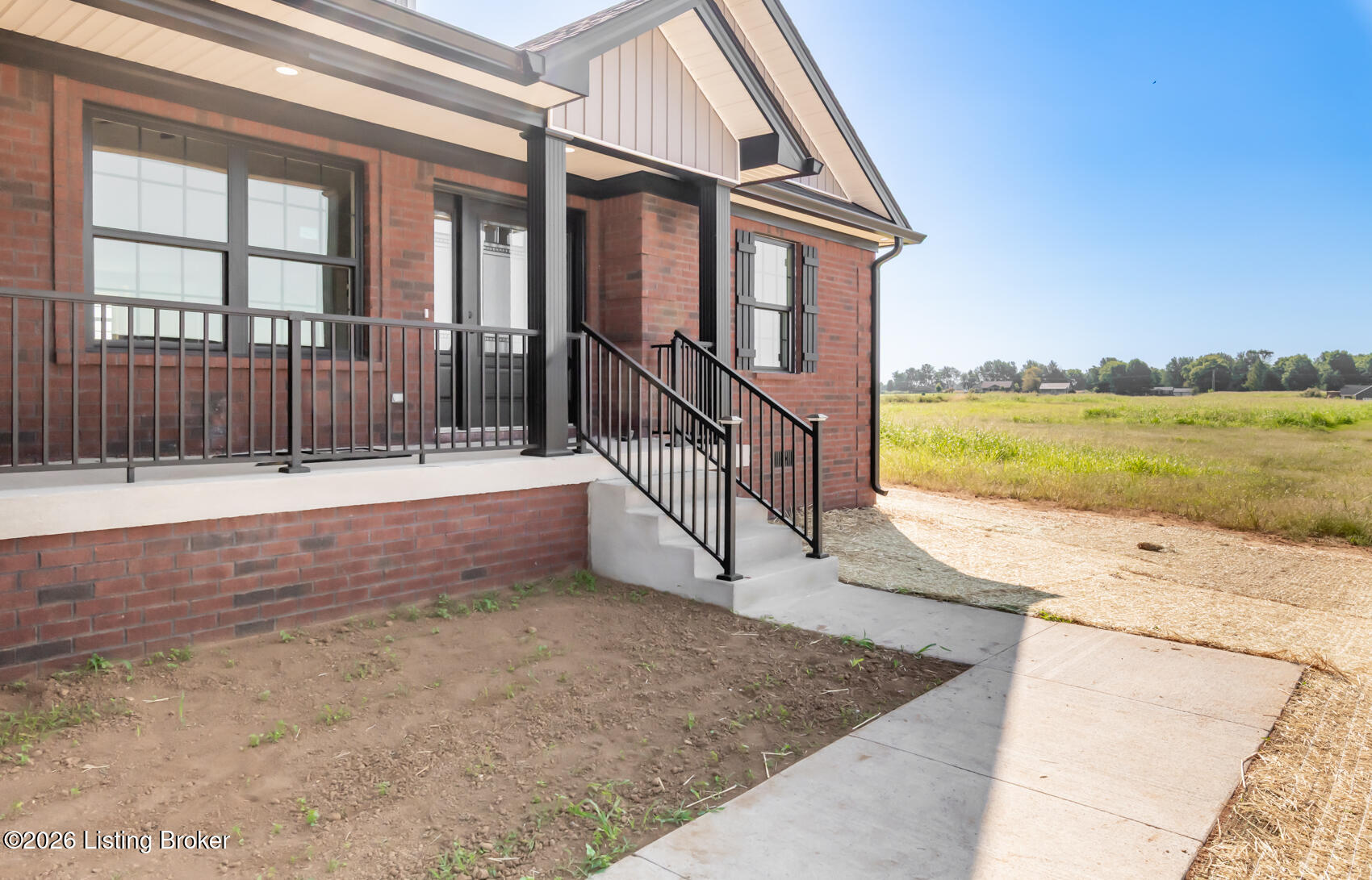 122 Woodford Dr Property Photo 4