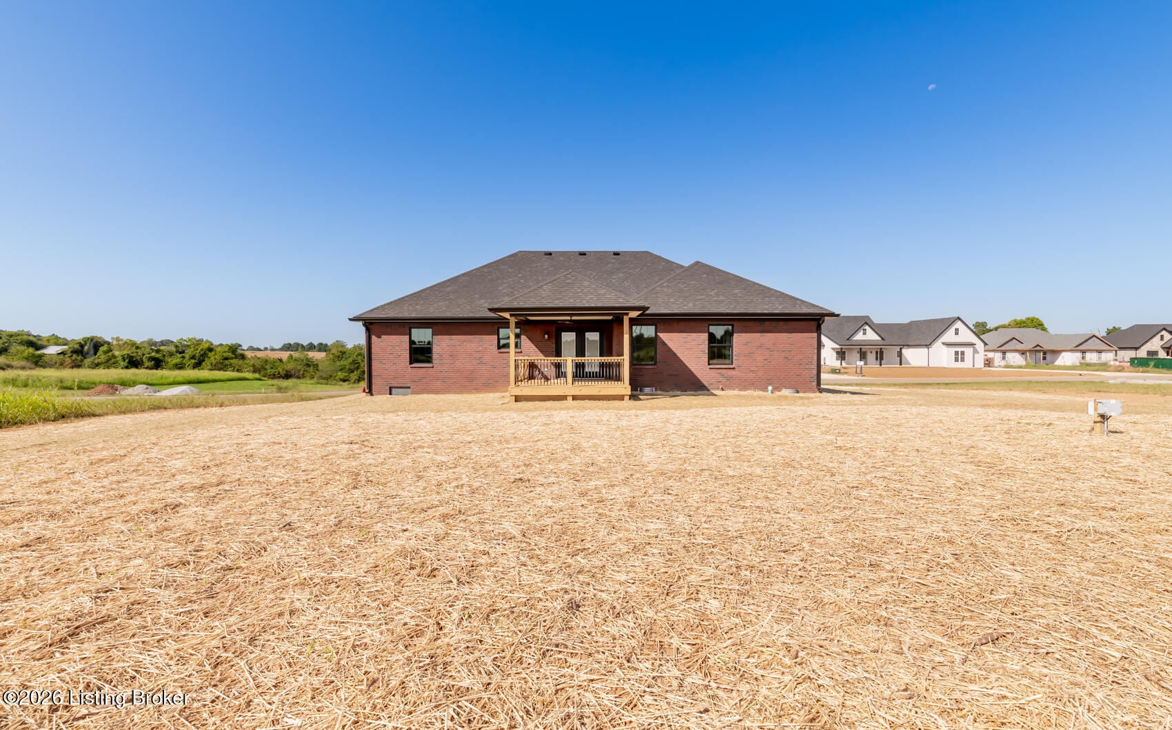 122 Woodford Dr Property Photo 8