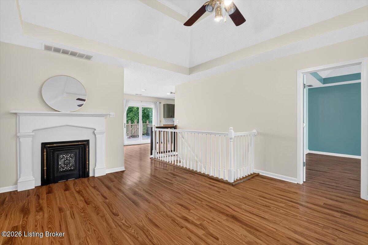 2038 Hearthside Cir Property Photo 3