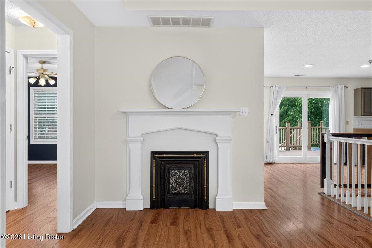 2038 Hearthside Cir Property Photo 4