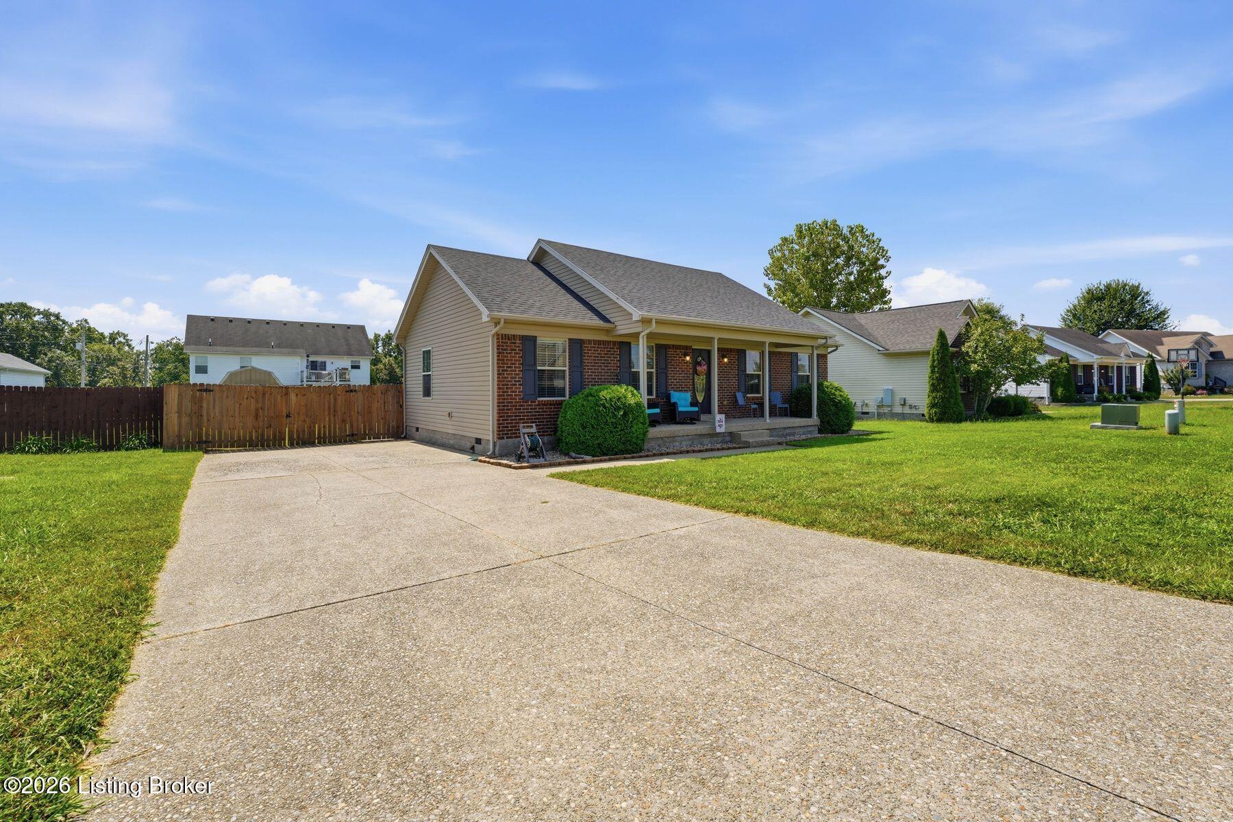 281 Crossfield Dr Property Photo 4