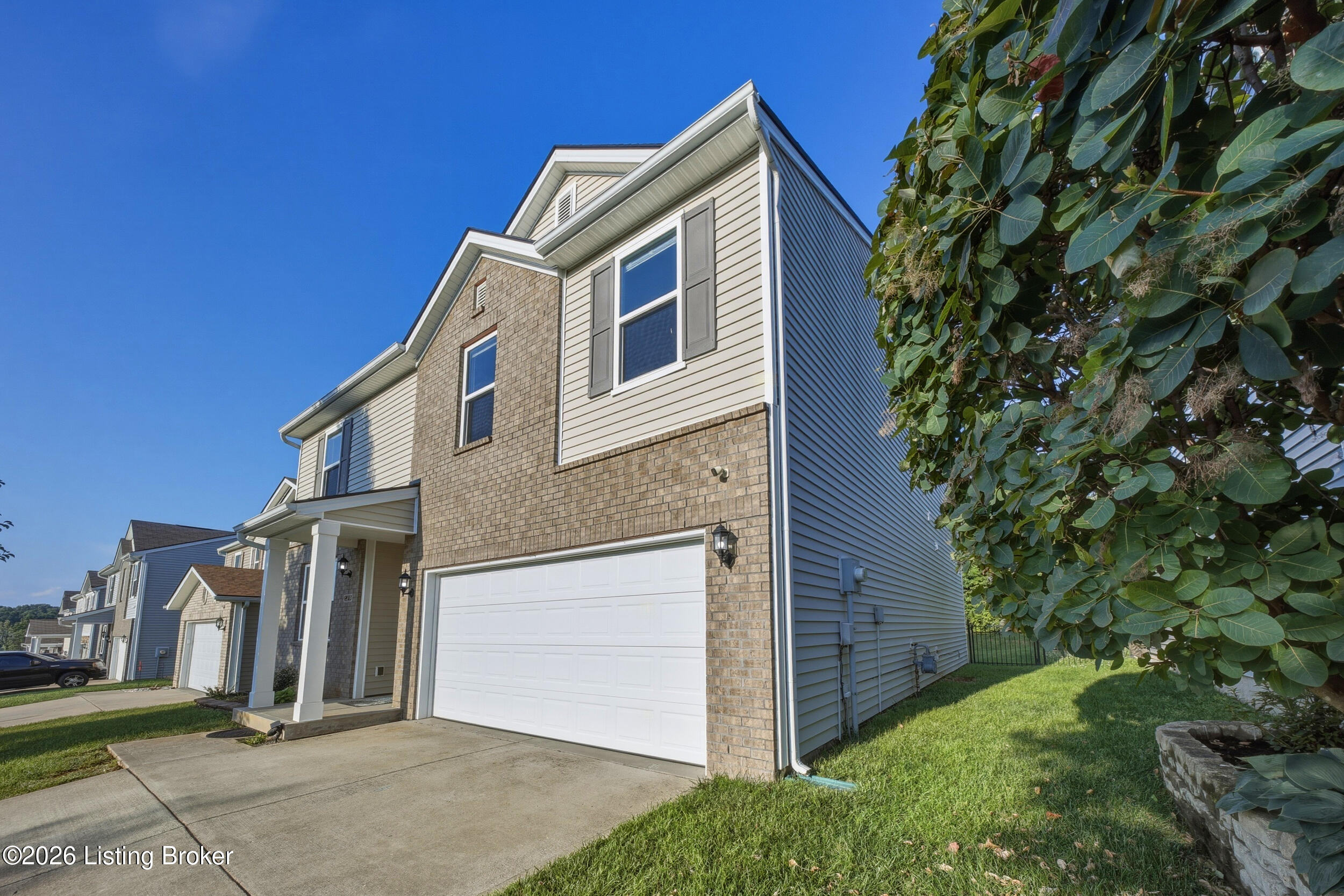 12103 Parkview Trace Dr Property Photo 3