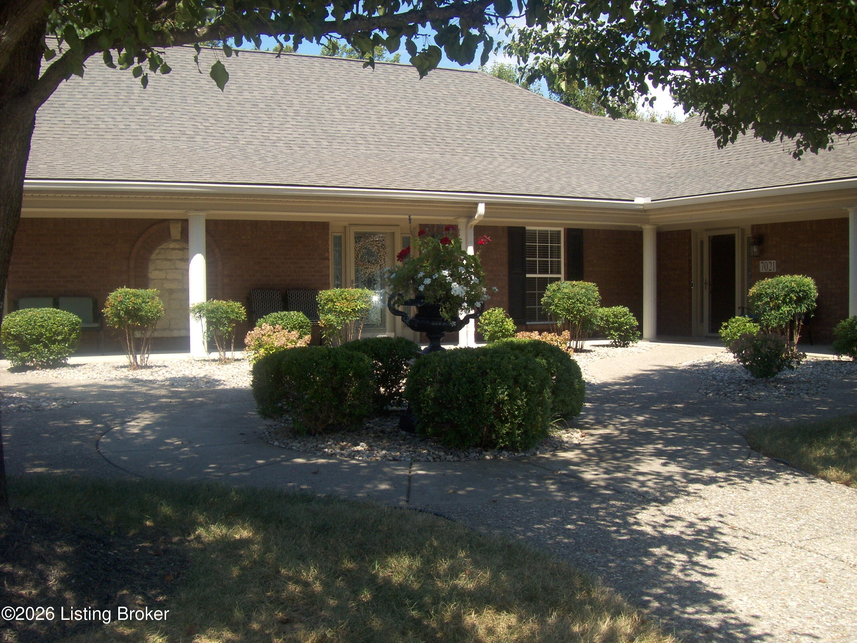 7021 Adeno Way Property Photo 4