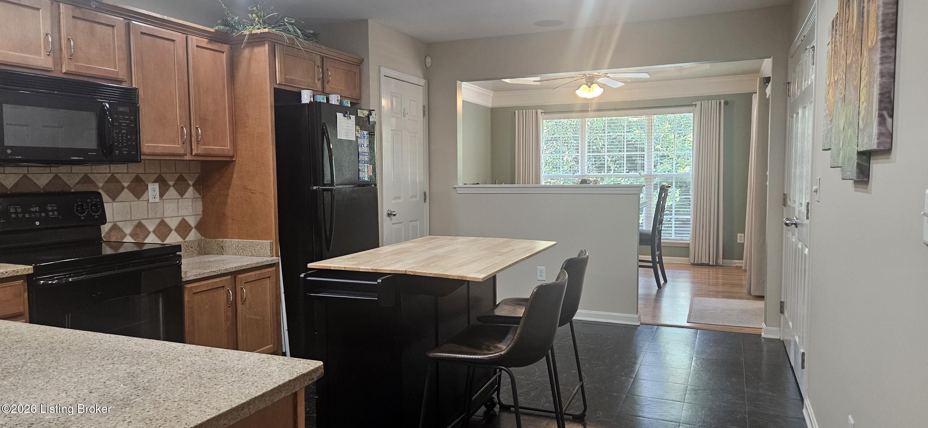 7021 Adeno Way Property Photo 8