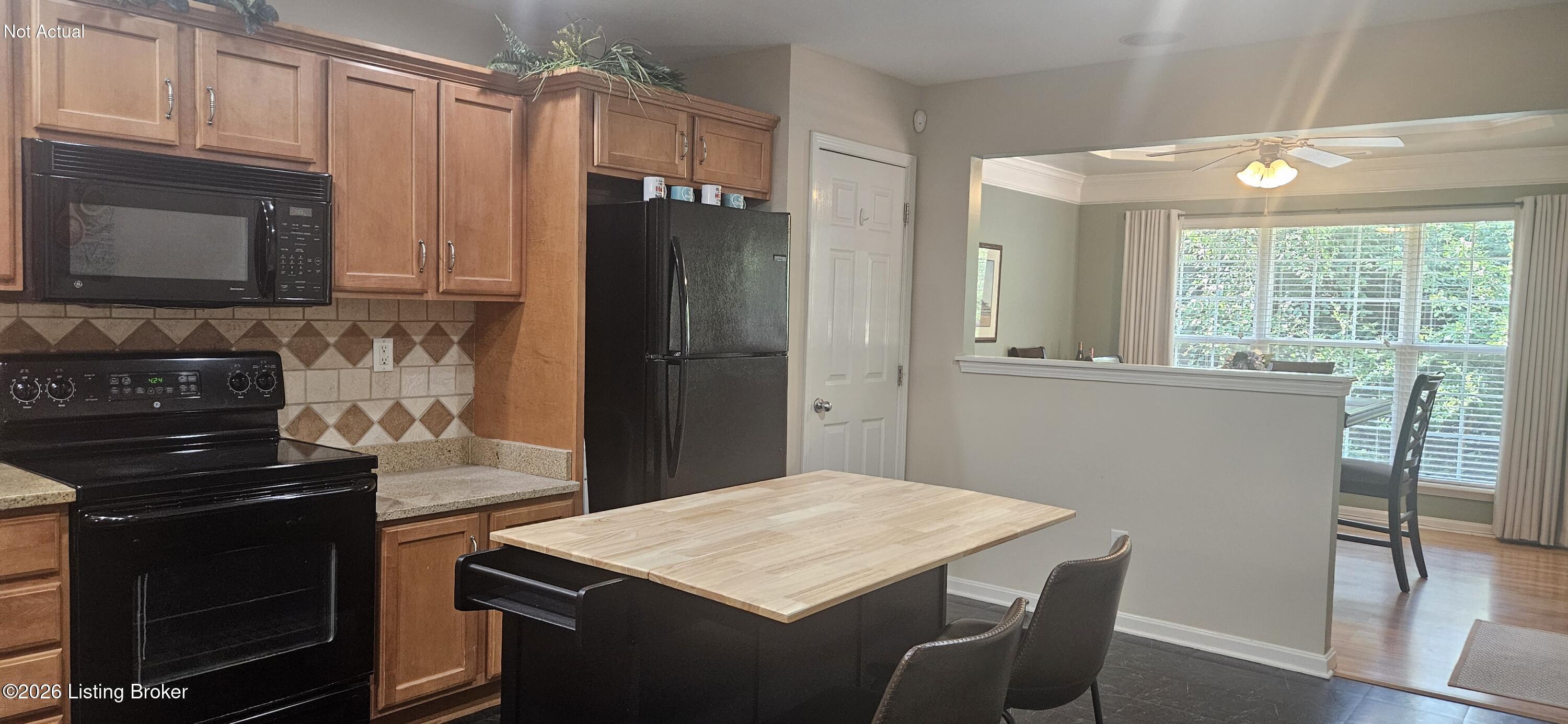 7021 Adeno Way Property Photo 10