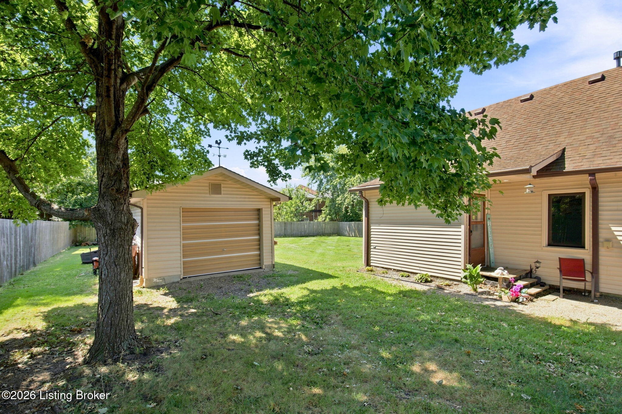 5012 W Pages Ln Property Photo 9