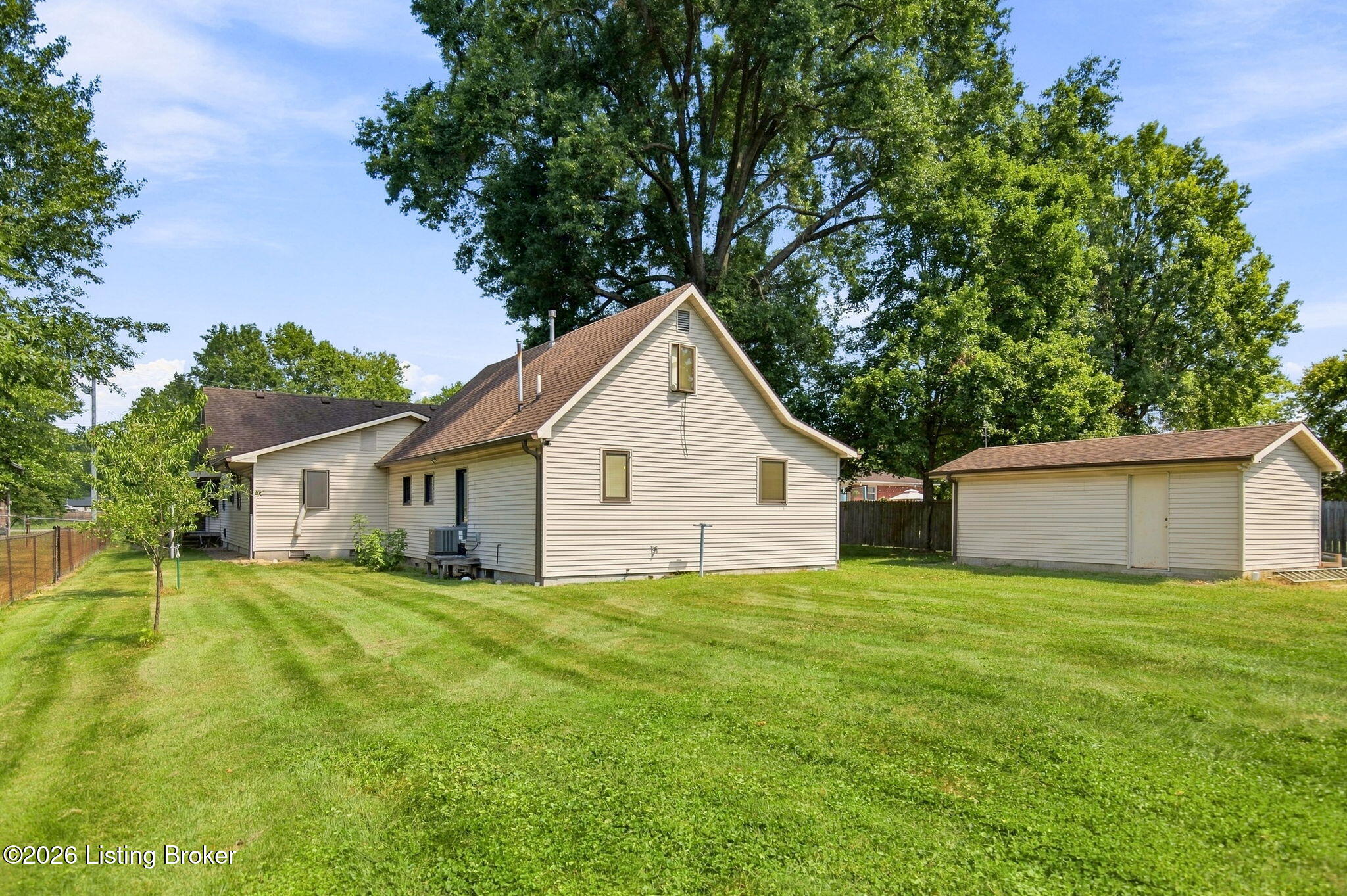 5012 W Pages Ln Property Photo 13