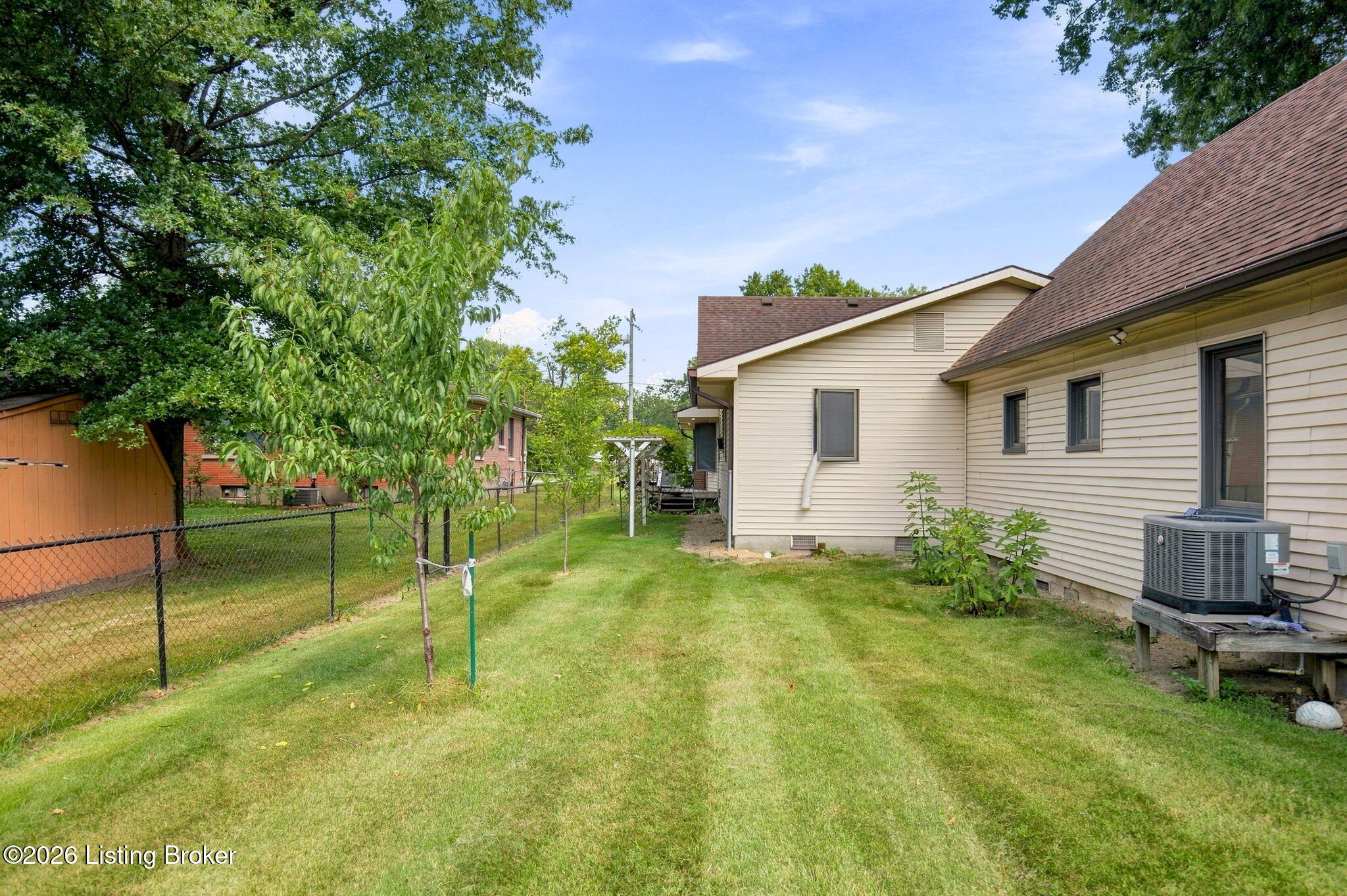 5012 W Pages Ln Property Photo 14