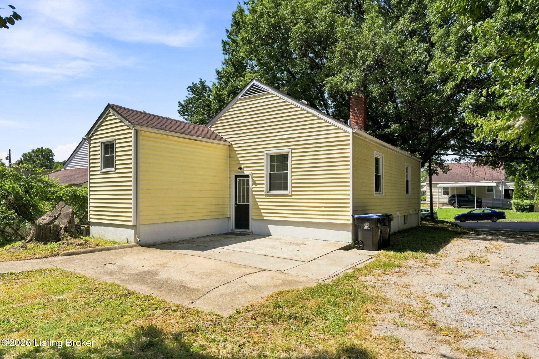 2411 S 5th St Property Photo 4