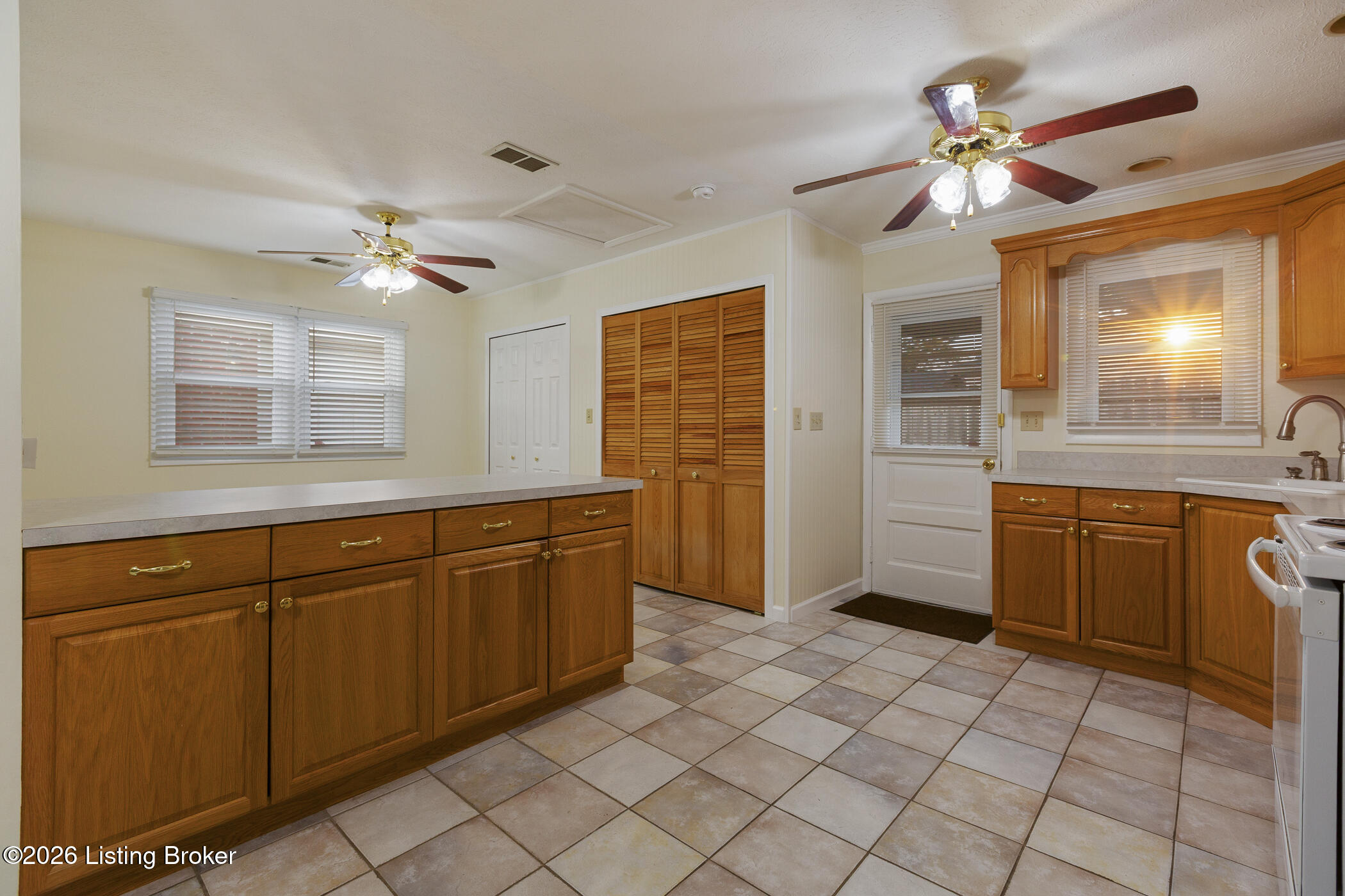 6413 Venango Dr Property Photo 8
