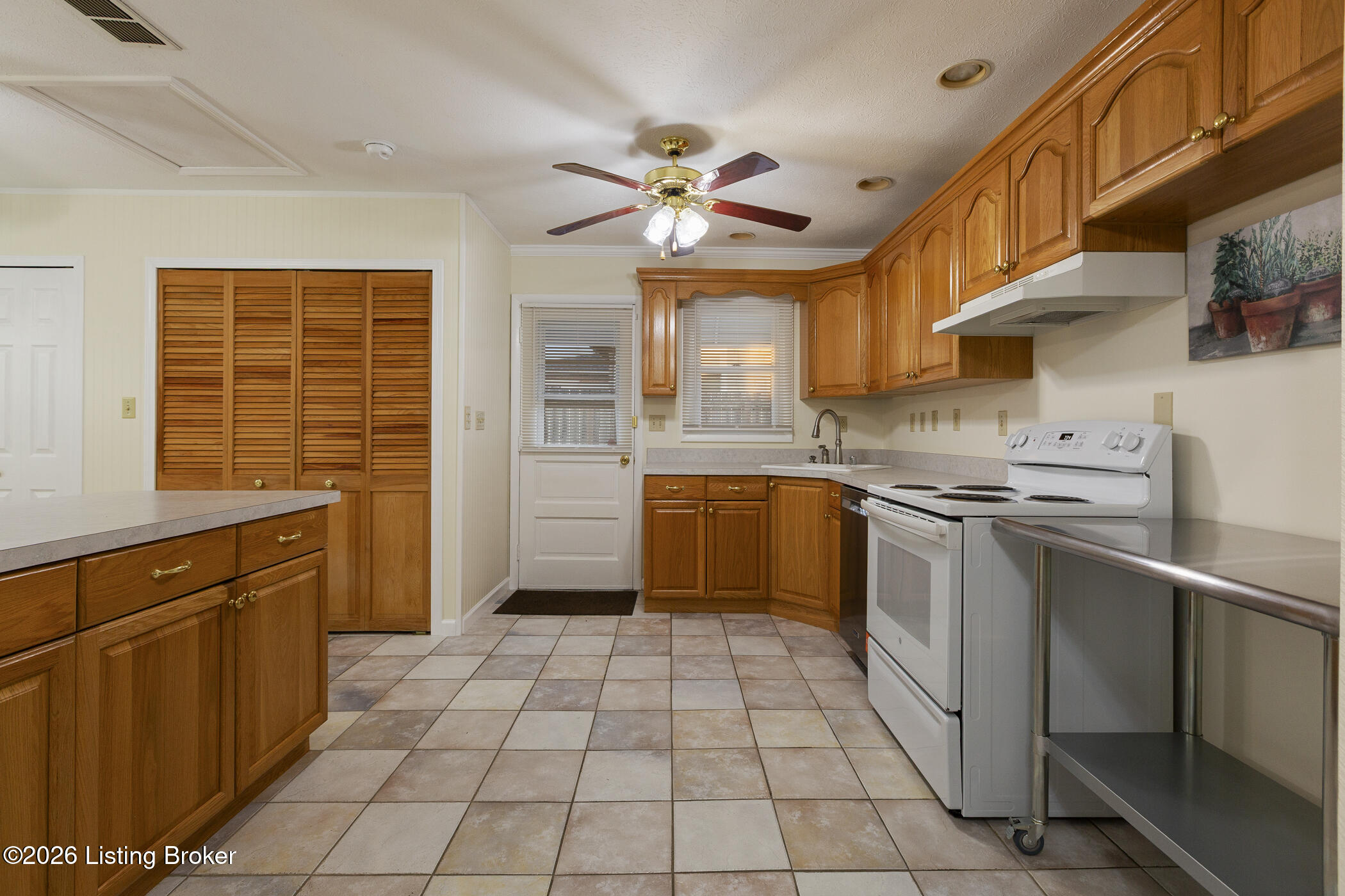 6413 Venango Dr Property Photo 9