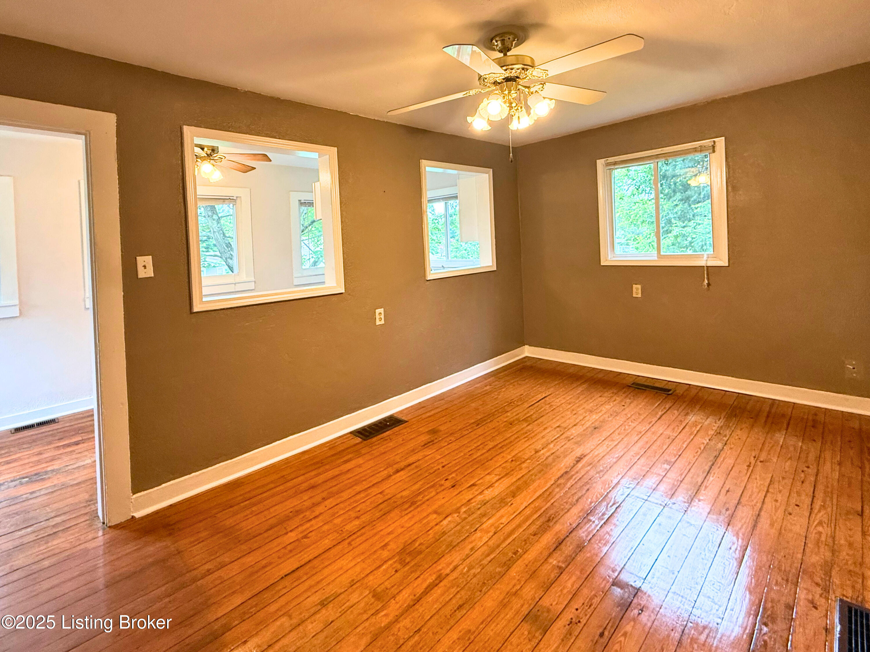 13714 S Blakely Ln B Property Photo 2