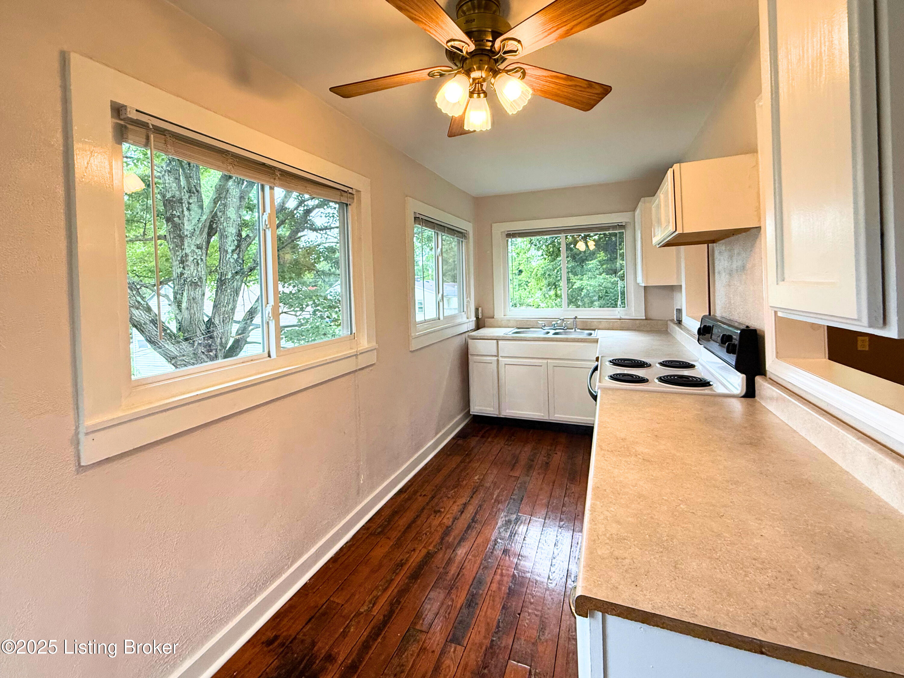 13714 S Blakely Ln B Property Photo 6