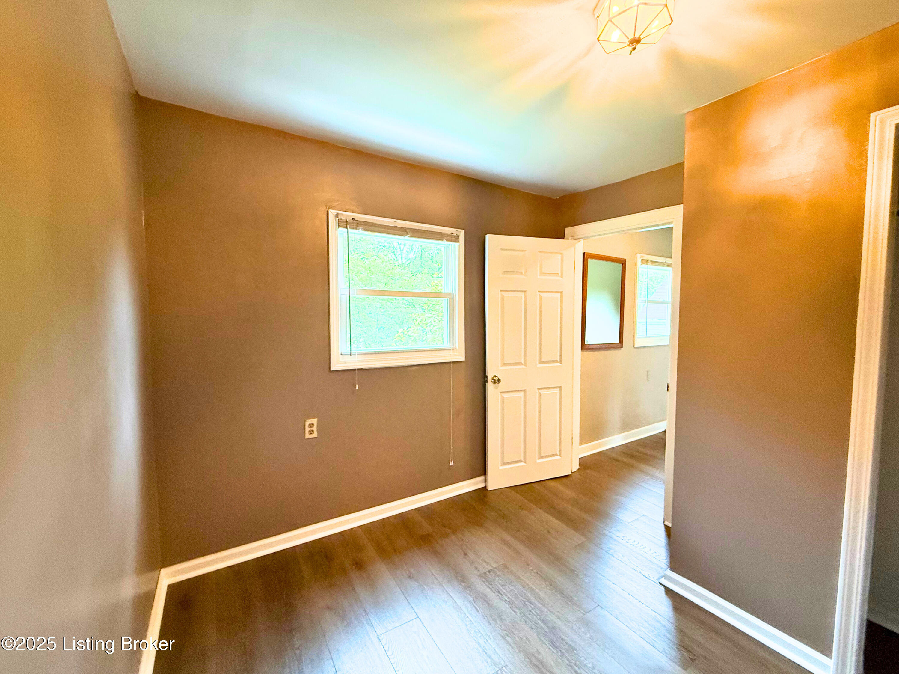 13714 S Blakely Ln B Property Photo 8
