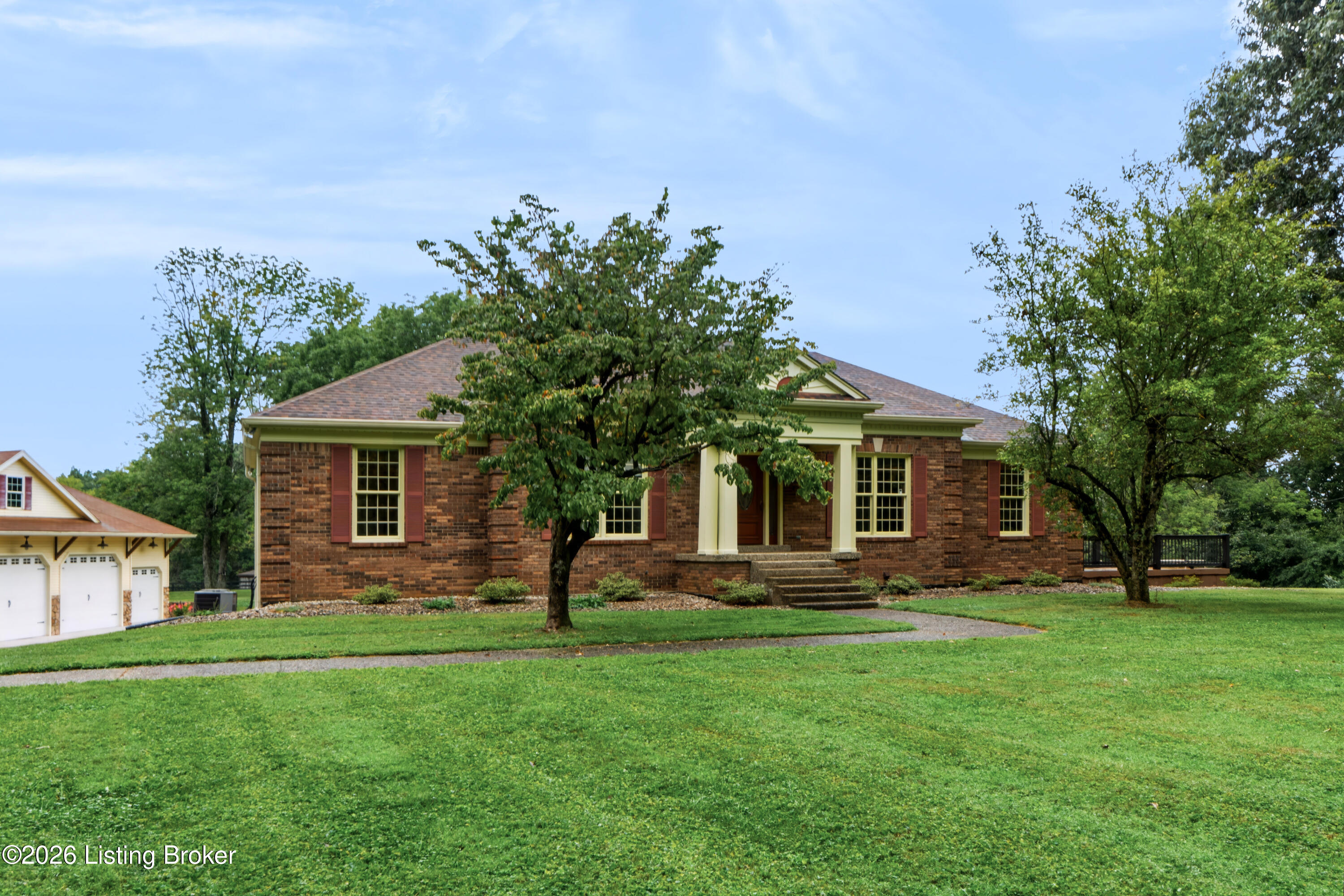 2400 Sir Roberts Way Property Photo 7