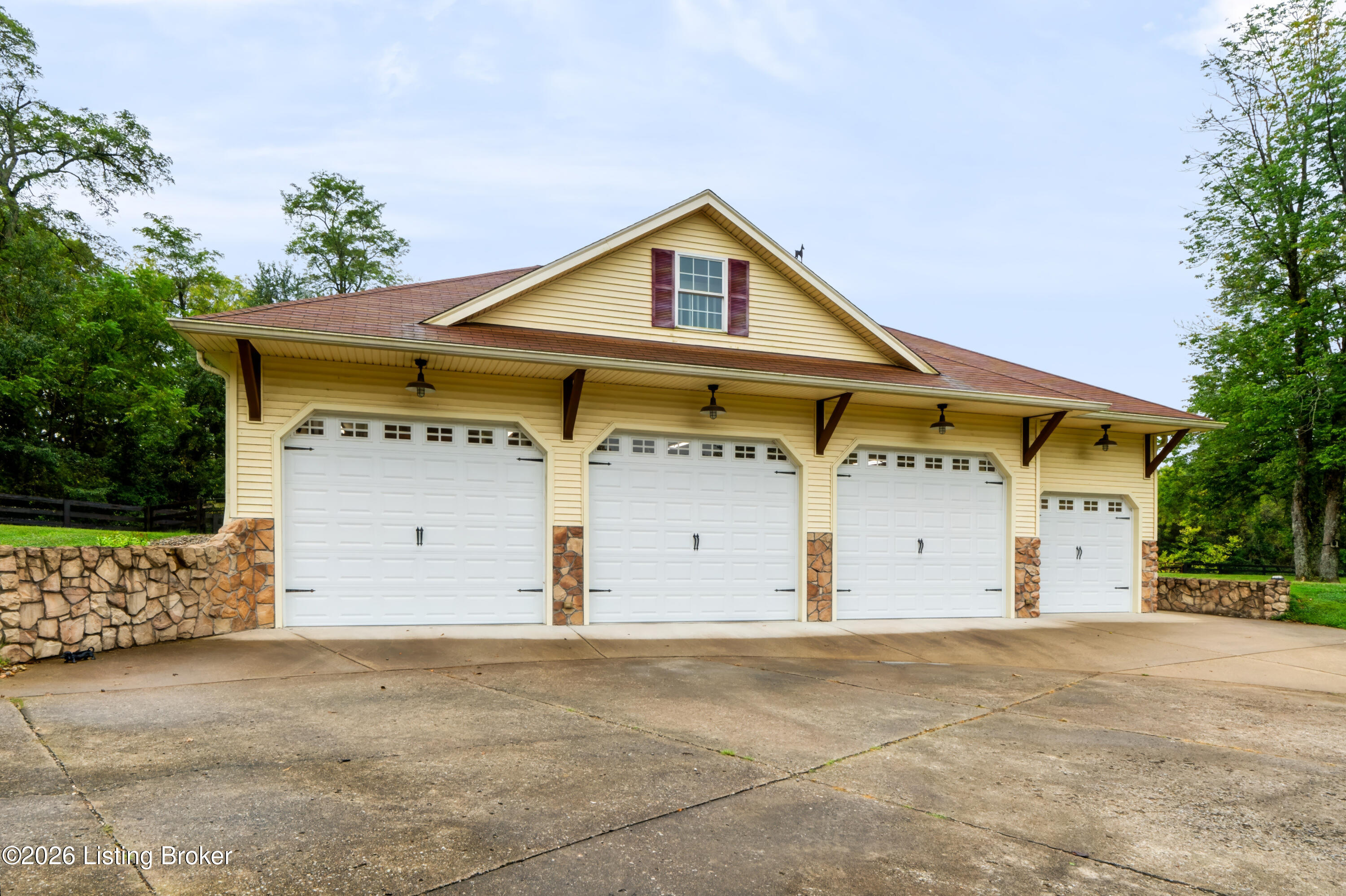2400 Sir Roberts Way Property Photo 71
