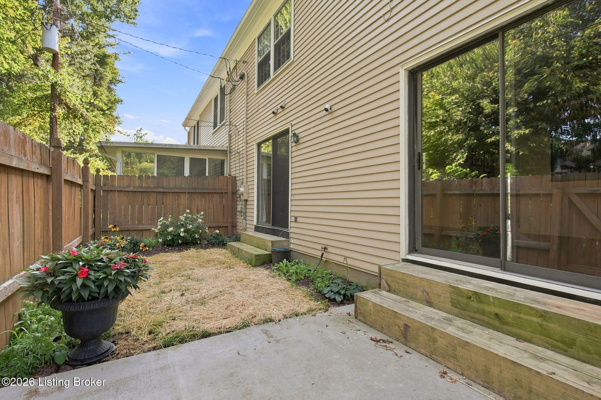 3607 Brownsboro Rd 16 Property Photo 11