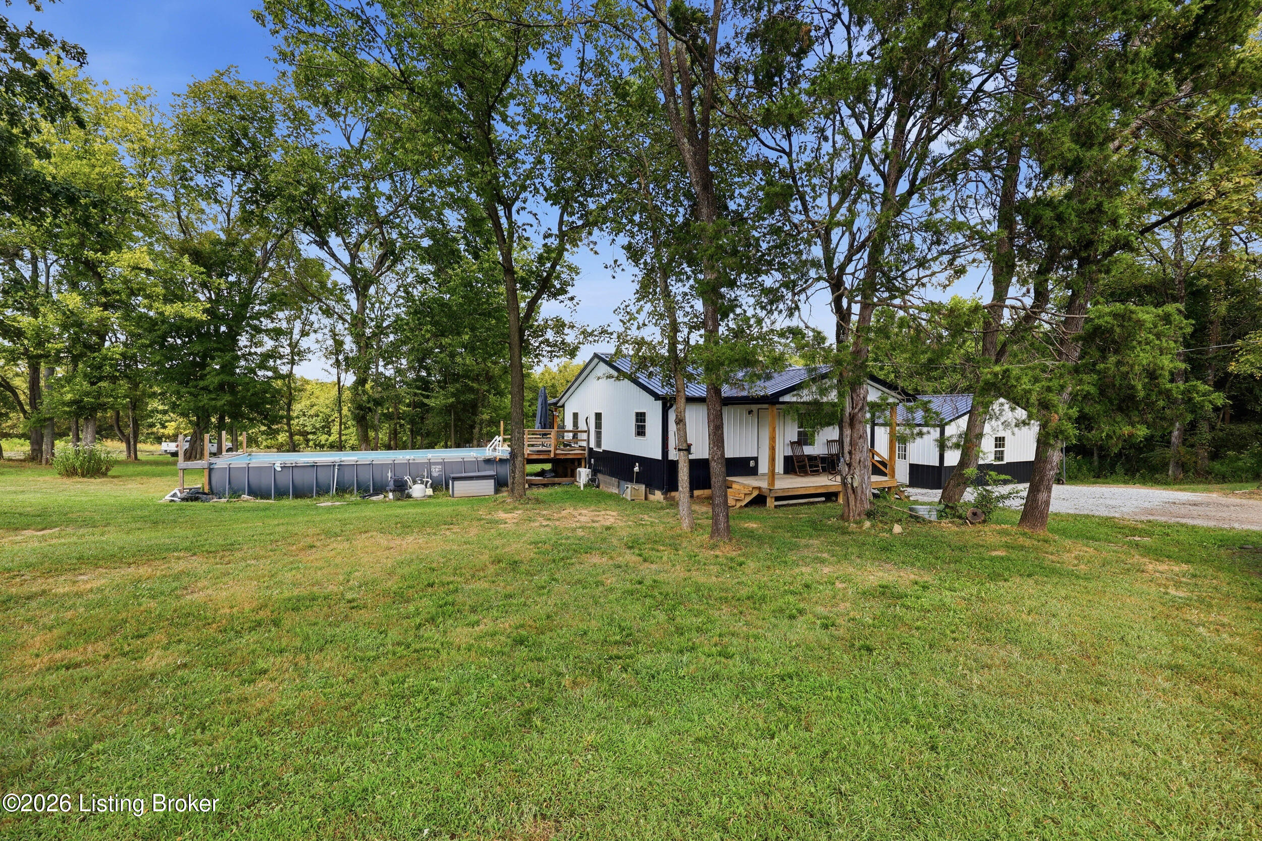 407 High Ridge Dr Property Photo 4