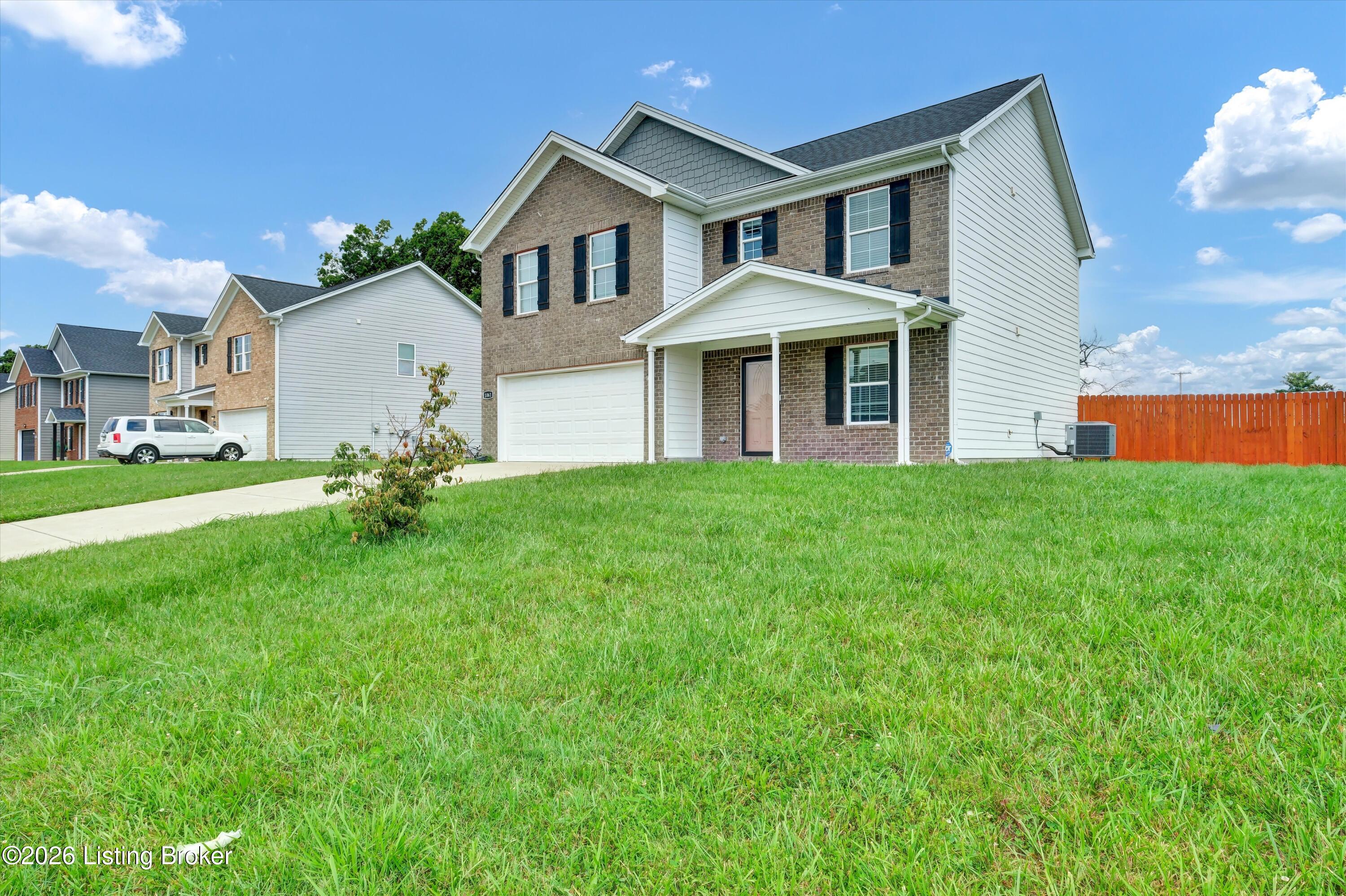 1061 Shady Brook Ln Property Photo 3