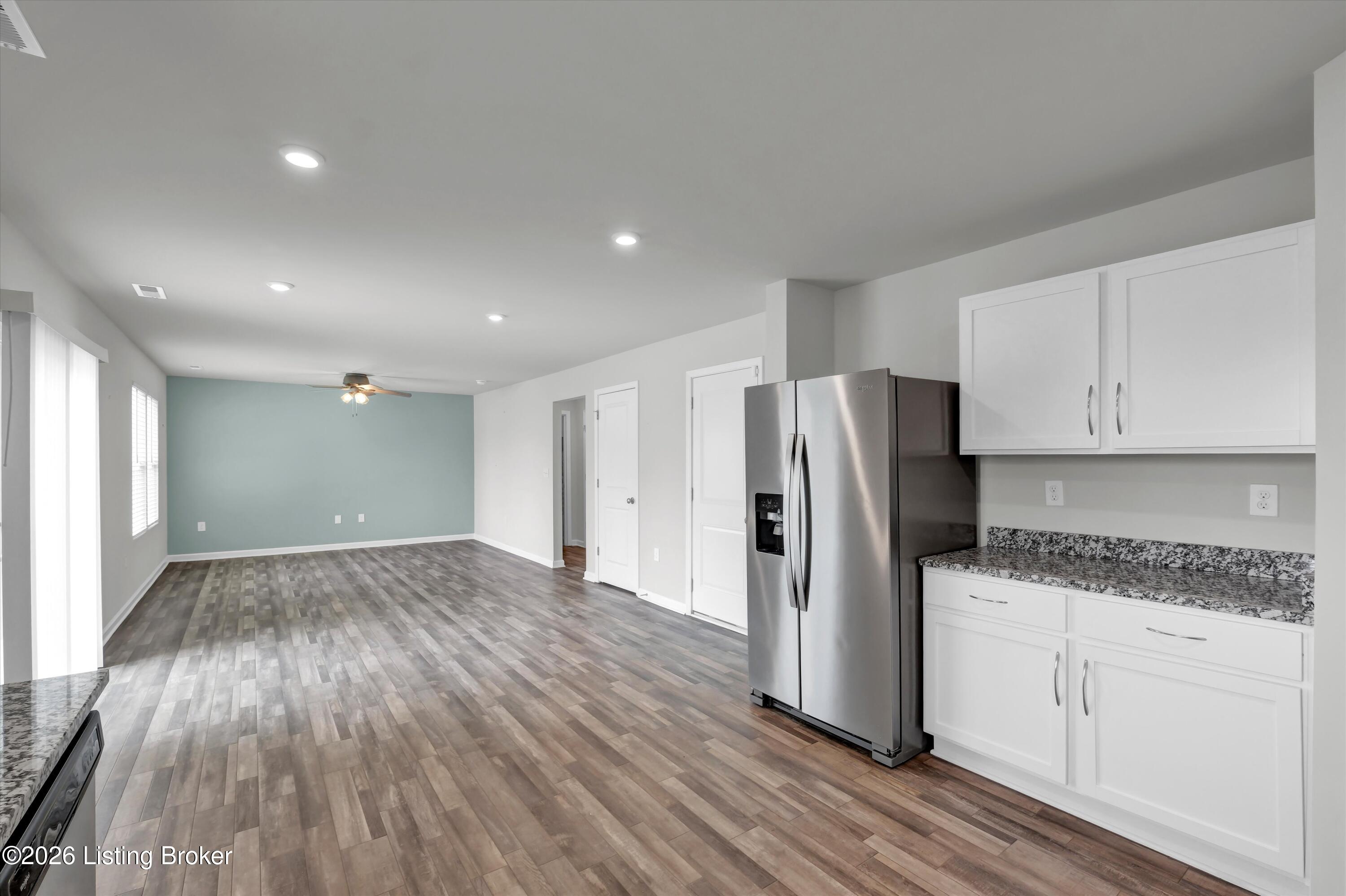 1061 Shady Brook Ln Property Photo 14