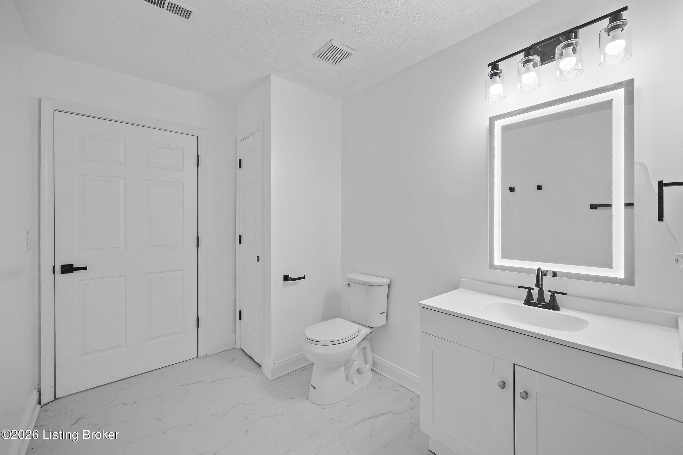 9808 Williamsborough Ln Property Photo 15