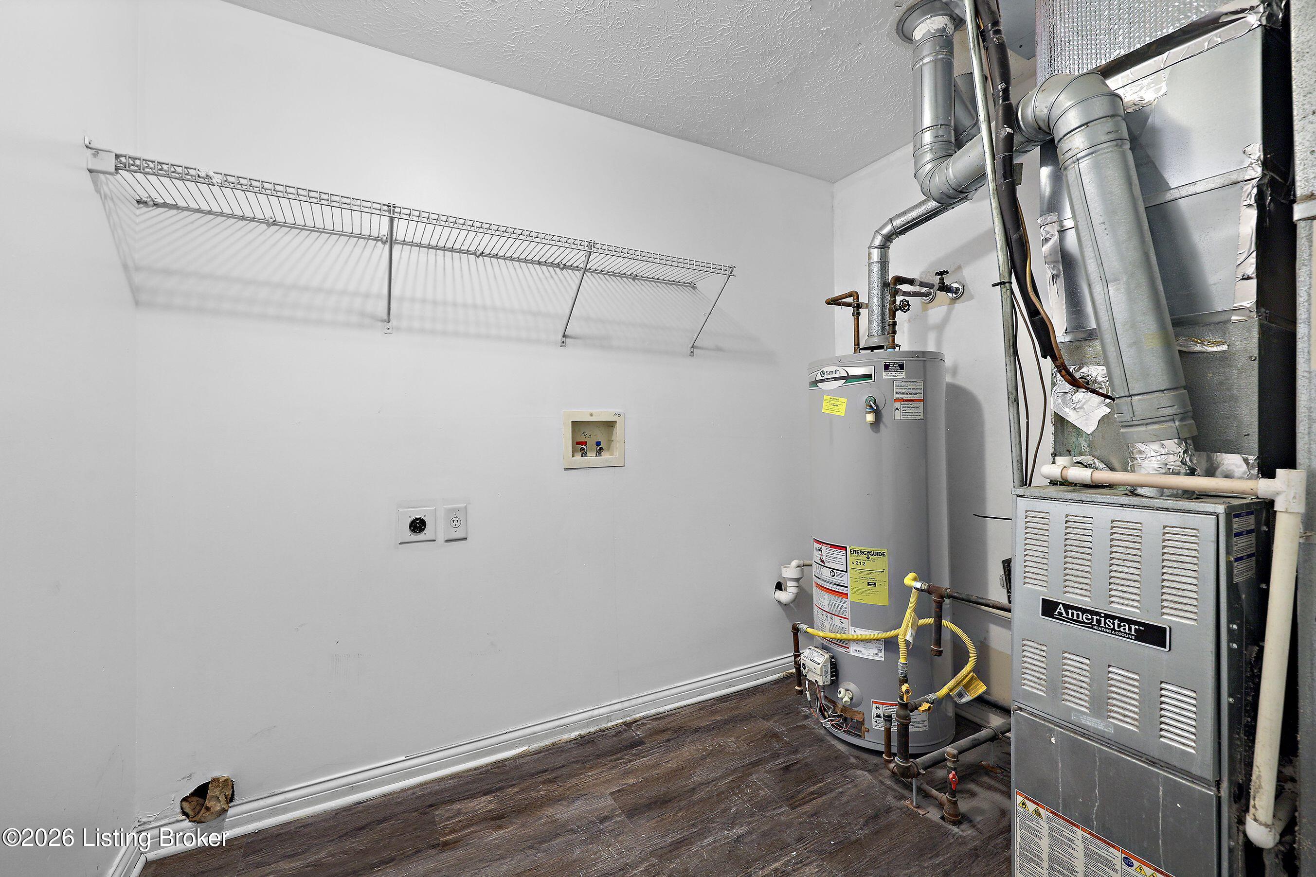 9808 Williamsborough Ln Property Photo 27