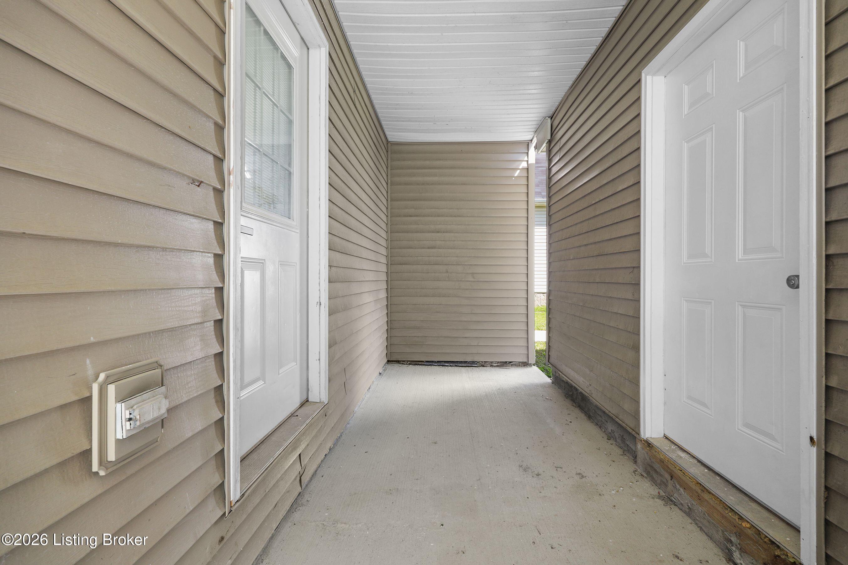 9808 Williamsborough Ln Property Photo 29