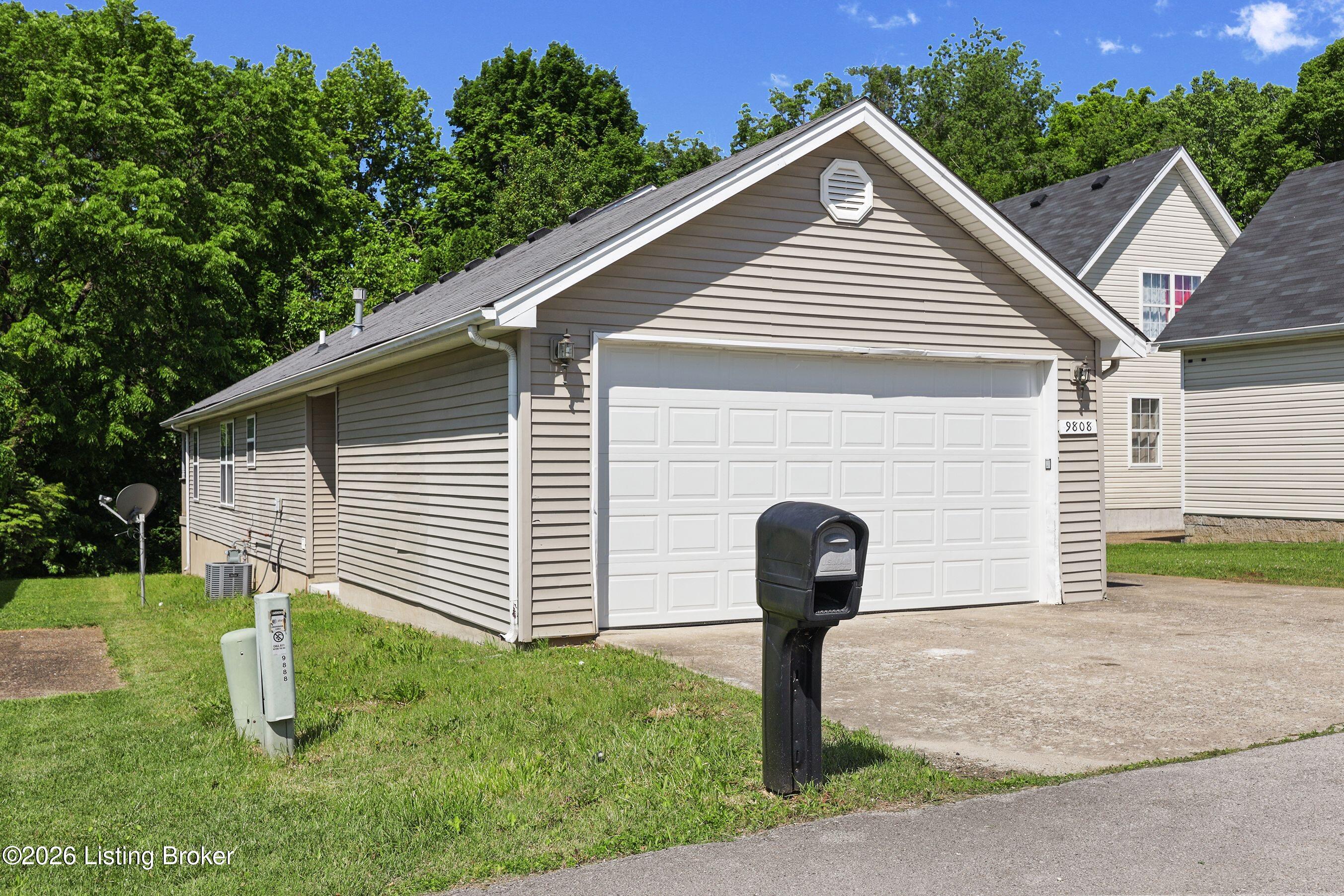 9808 Williamsborough Ln Property Photo 31