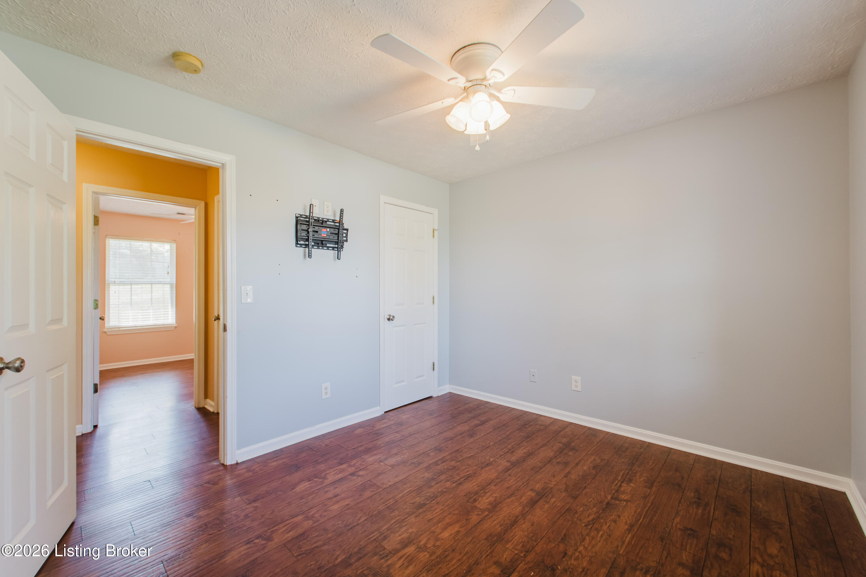 144 Glenview Dr Property Photo 12