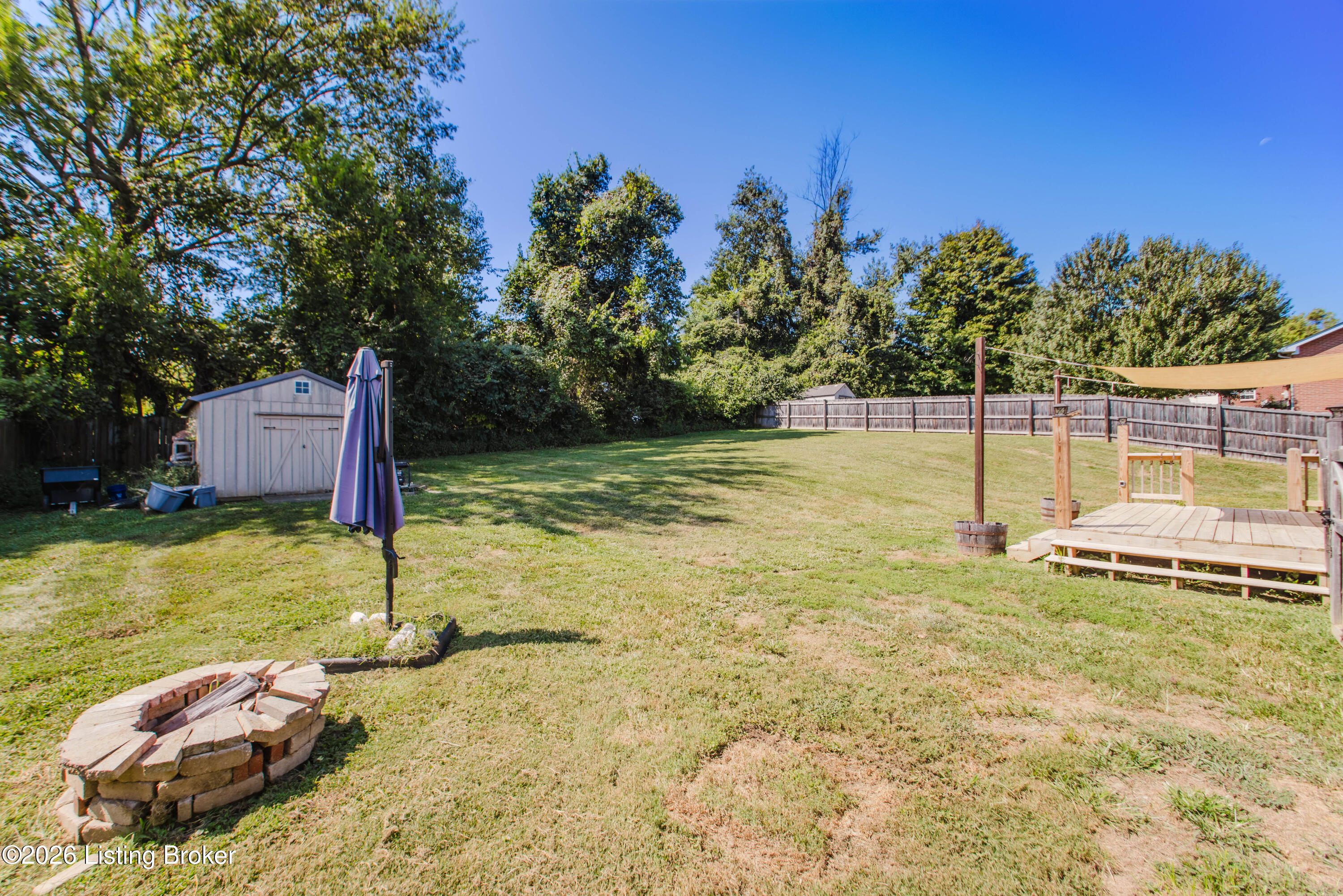144 Glenview Dr Property Photo 29