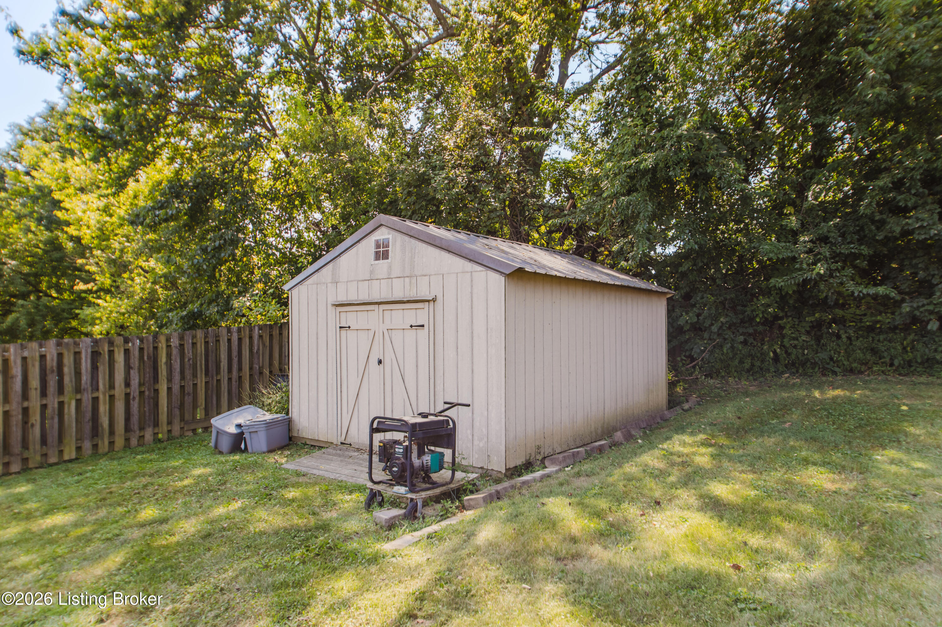 144 Glenview Dr Property Photo 30