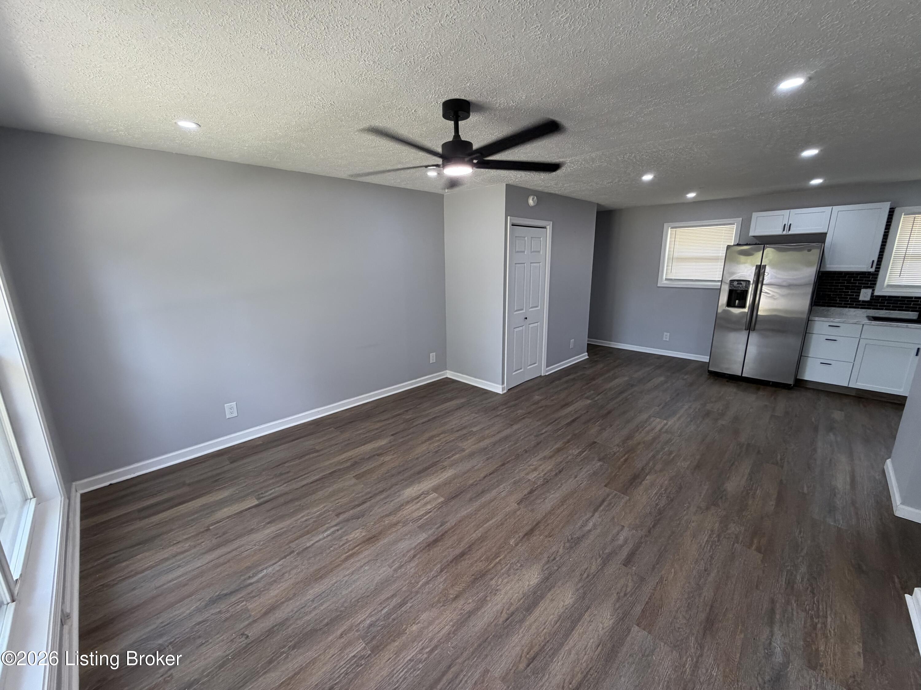 8706 Gary Way Property Photo 2