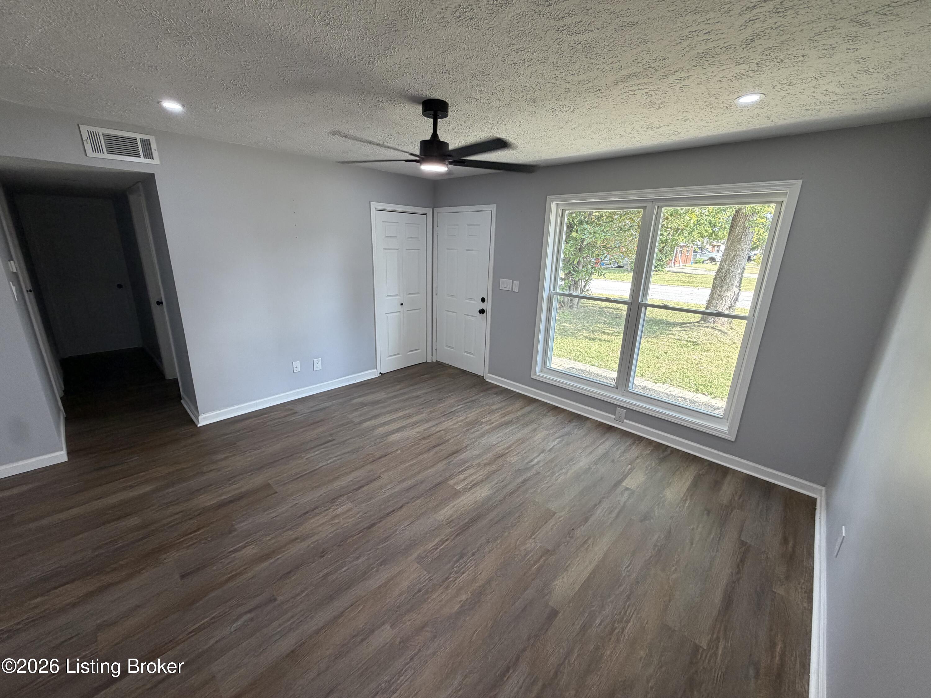 8706 Gary Way Property Photo 3