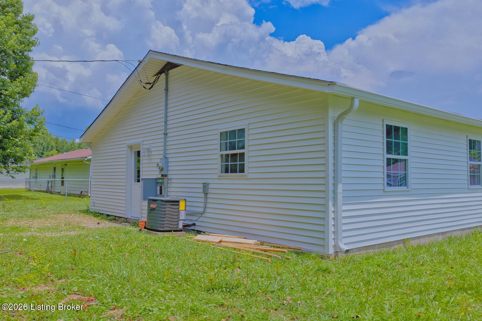 263 Melody Ln Property Photo 5