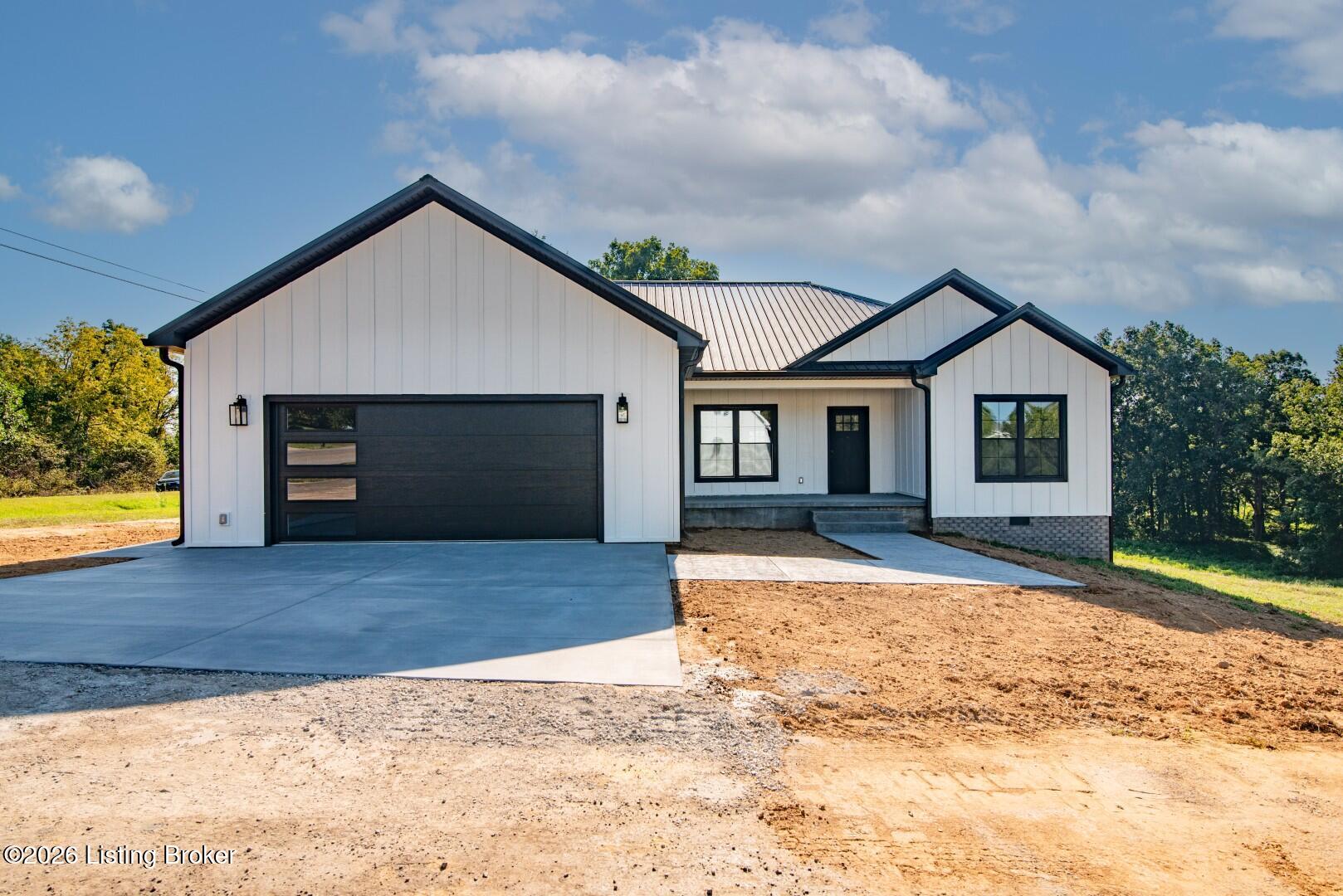 1330 Highway 401 Property Photo 1