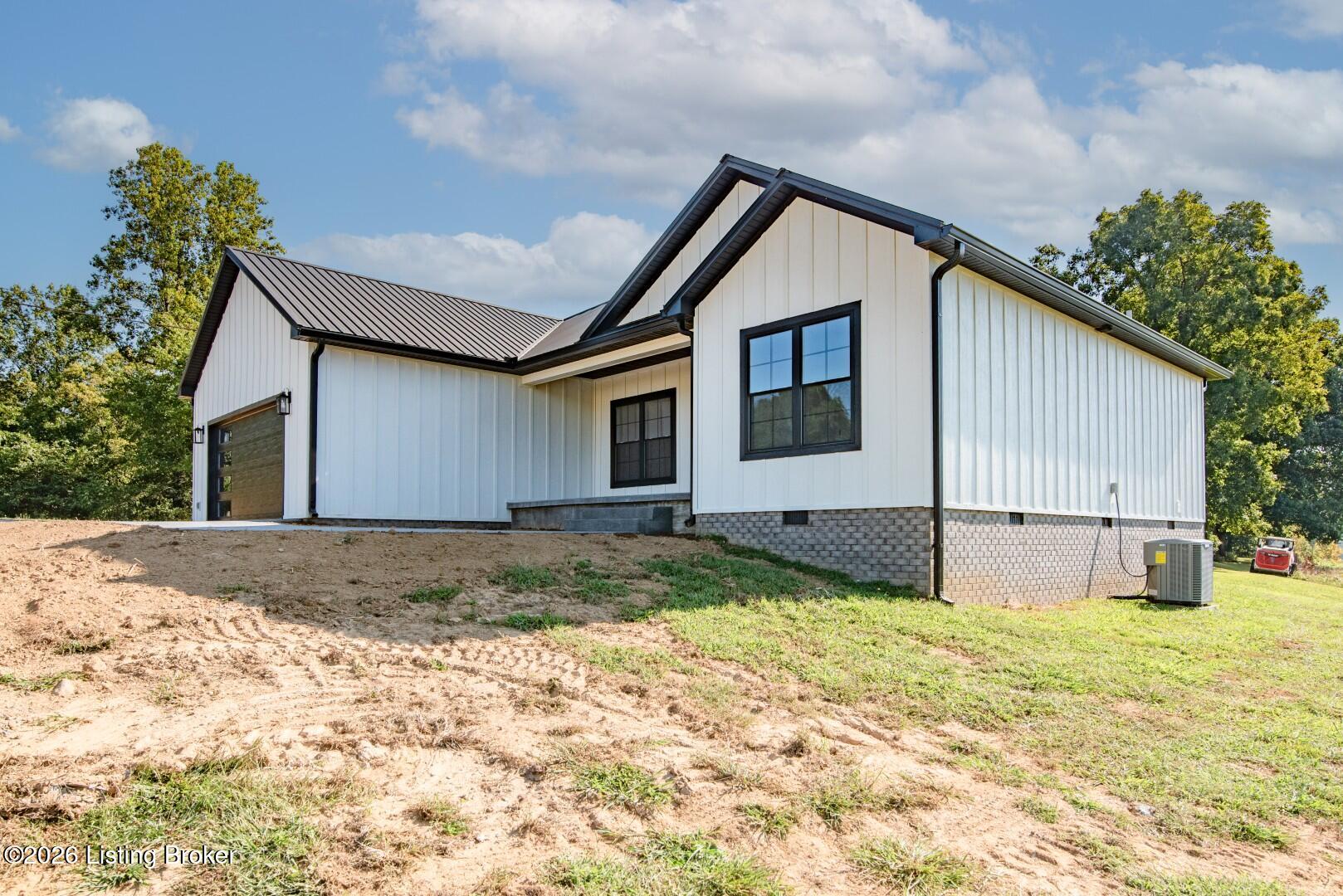 1330 Highway 401 Property Photo 2