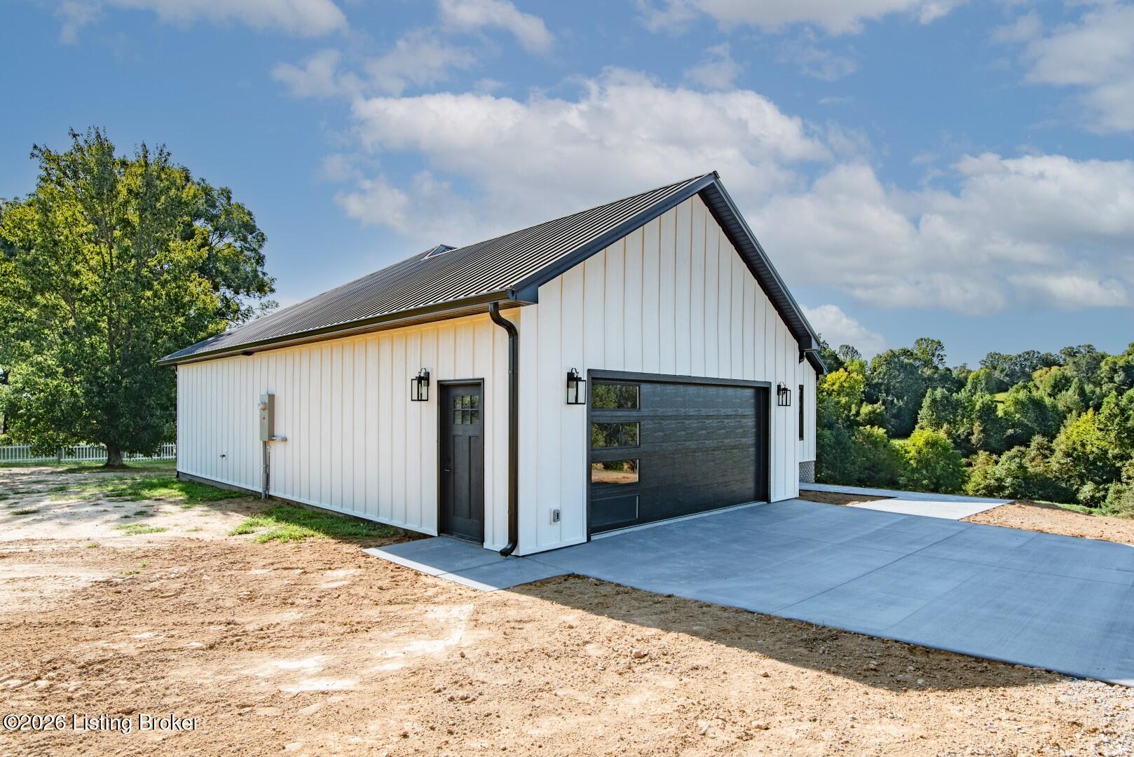 1330 Highway 401 Property Photo 7