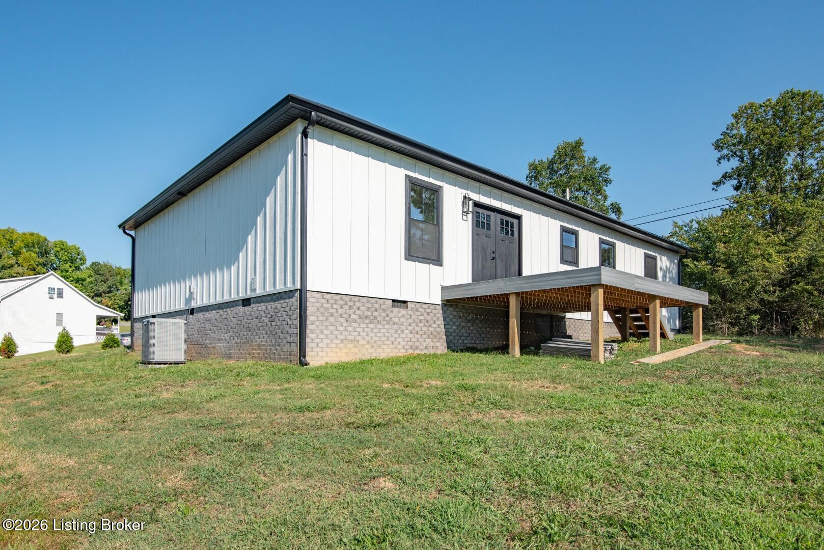 1330 Highway 401 Property Photo 54