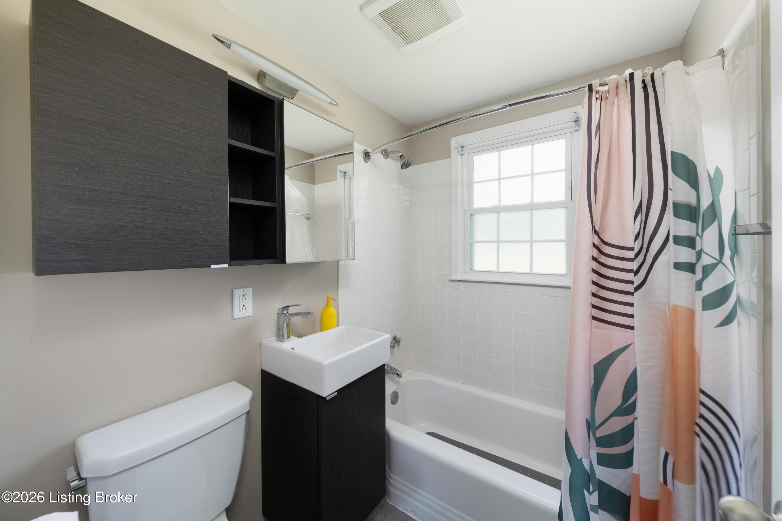 4311 Lynnbrook Dr Property Photo 22