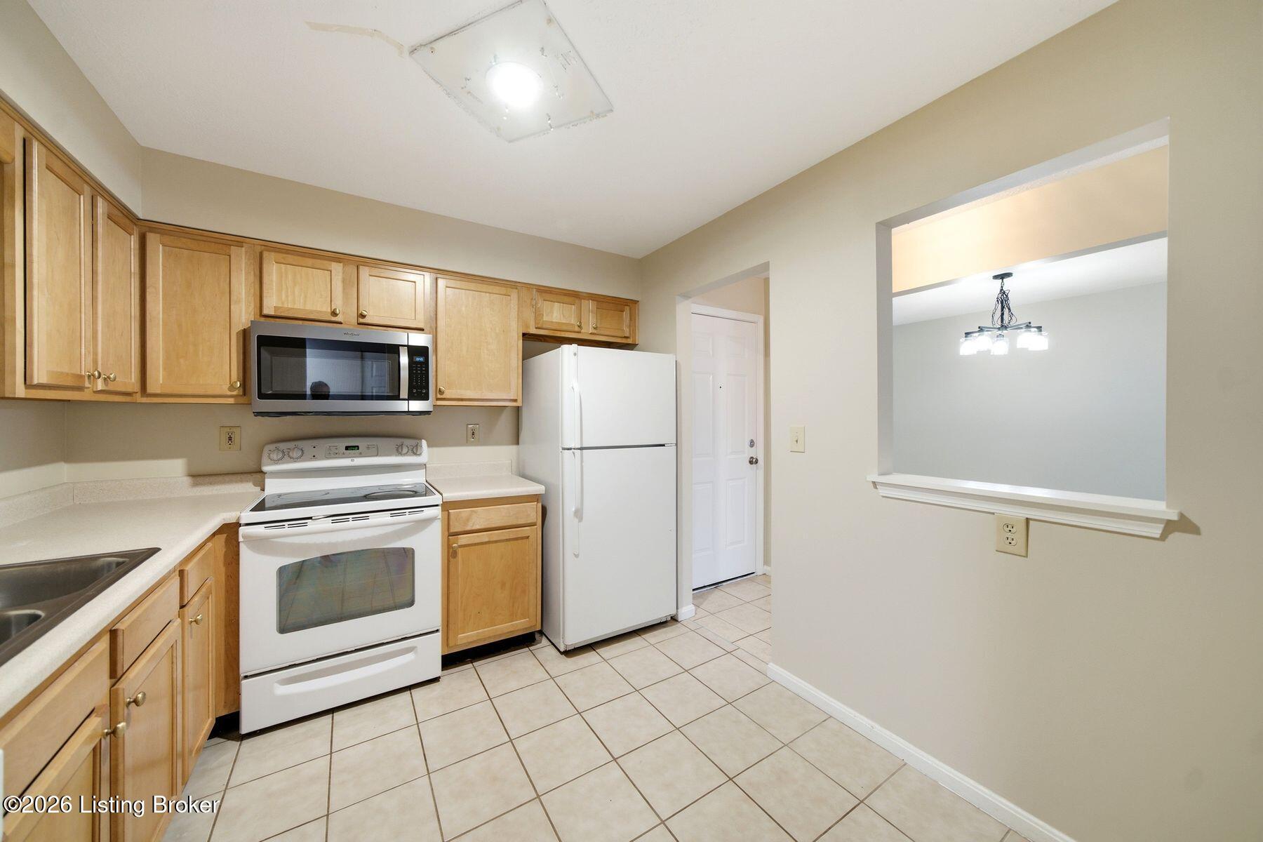 708 La Fontenay Ct Property Photo 16