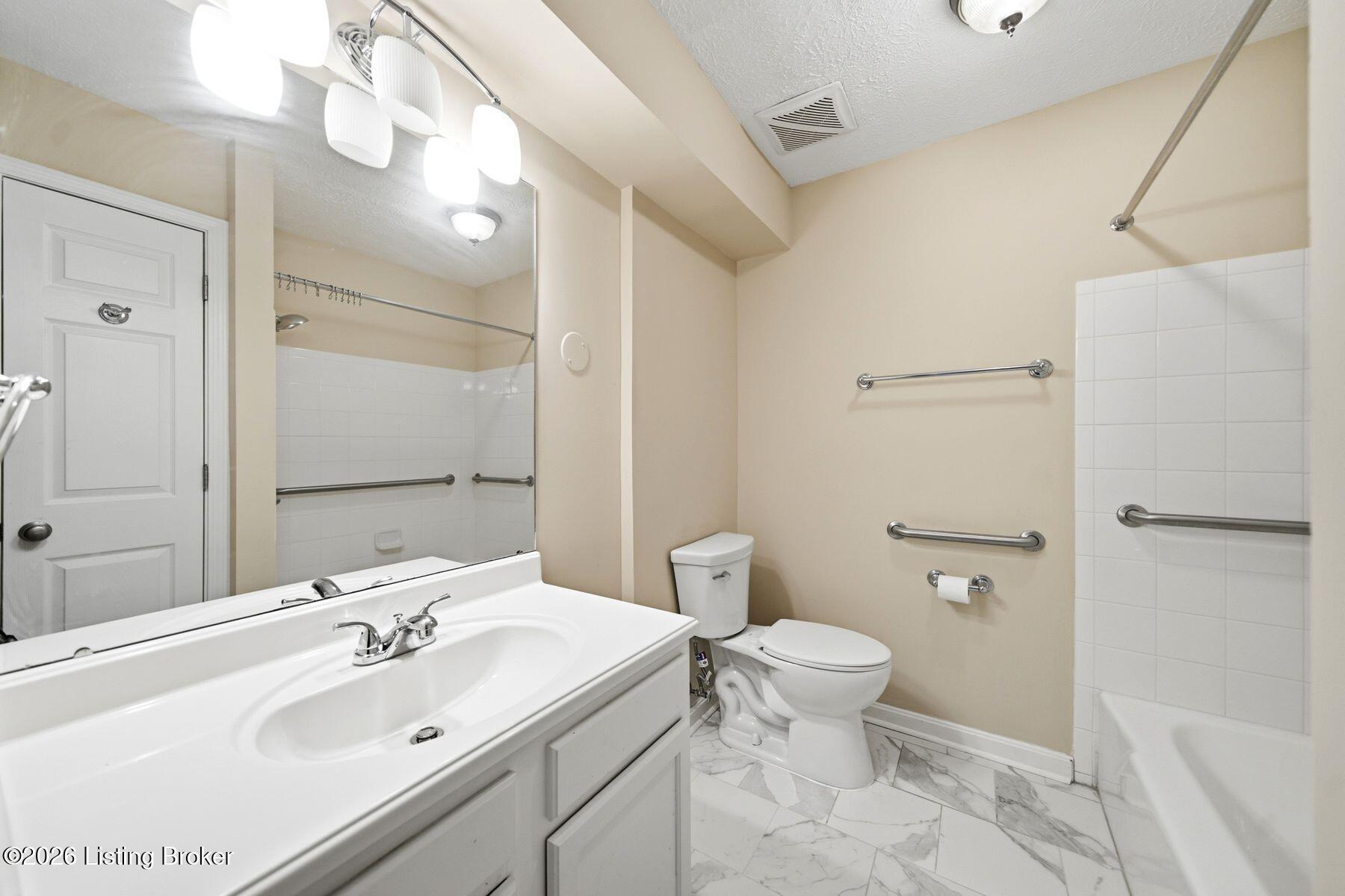 708 La Fontenay Ct Property Photo 21