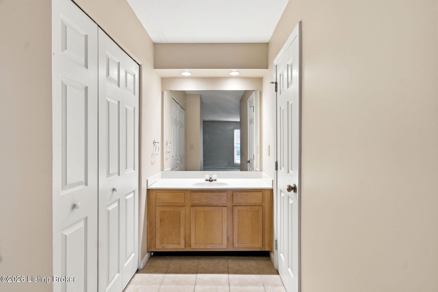708 La Fontenay Ct Property Photo 28