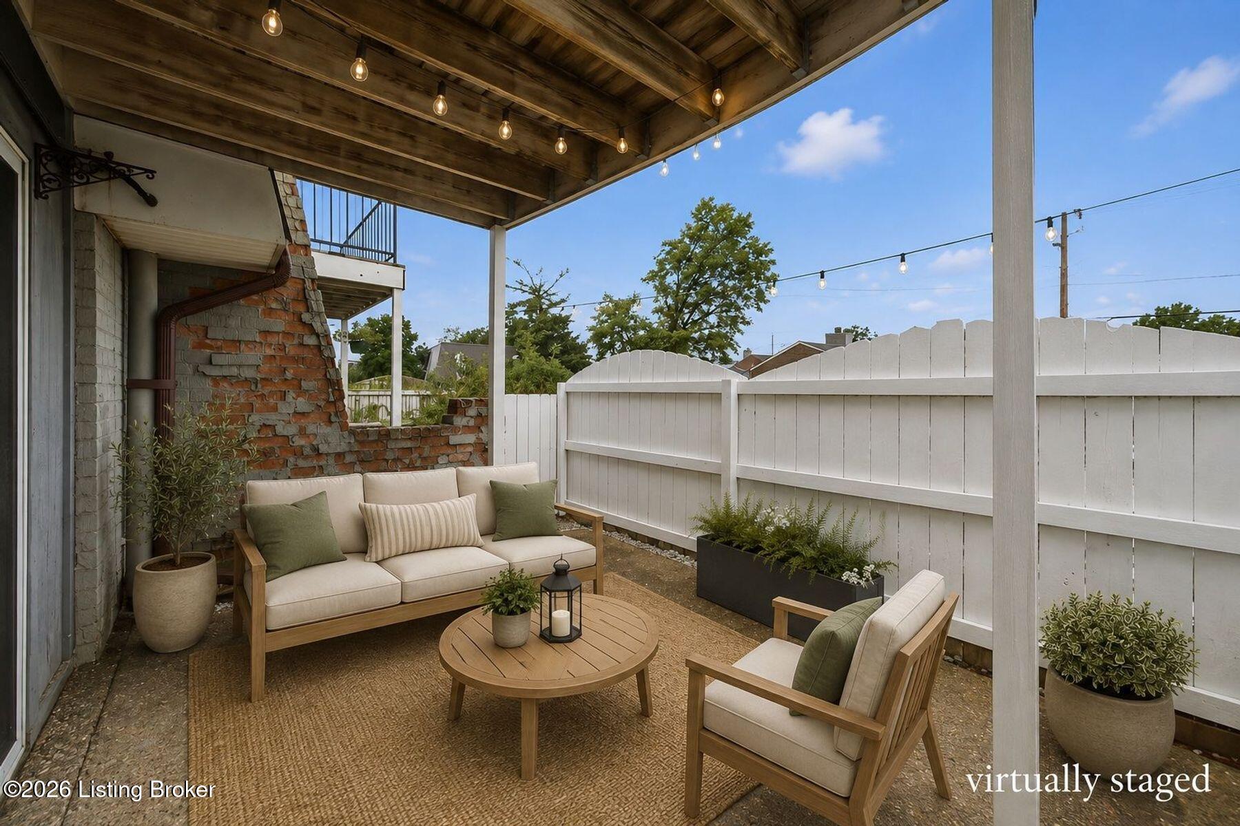 708 La Fontenay Ct Property Photo 32