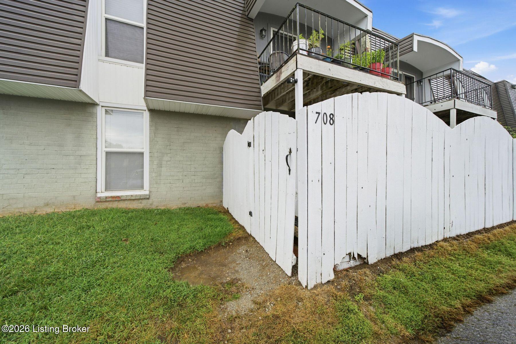 708 La Fontenay Ct Property Photo 34