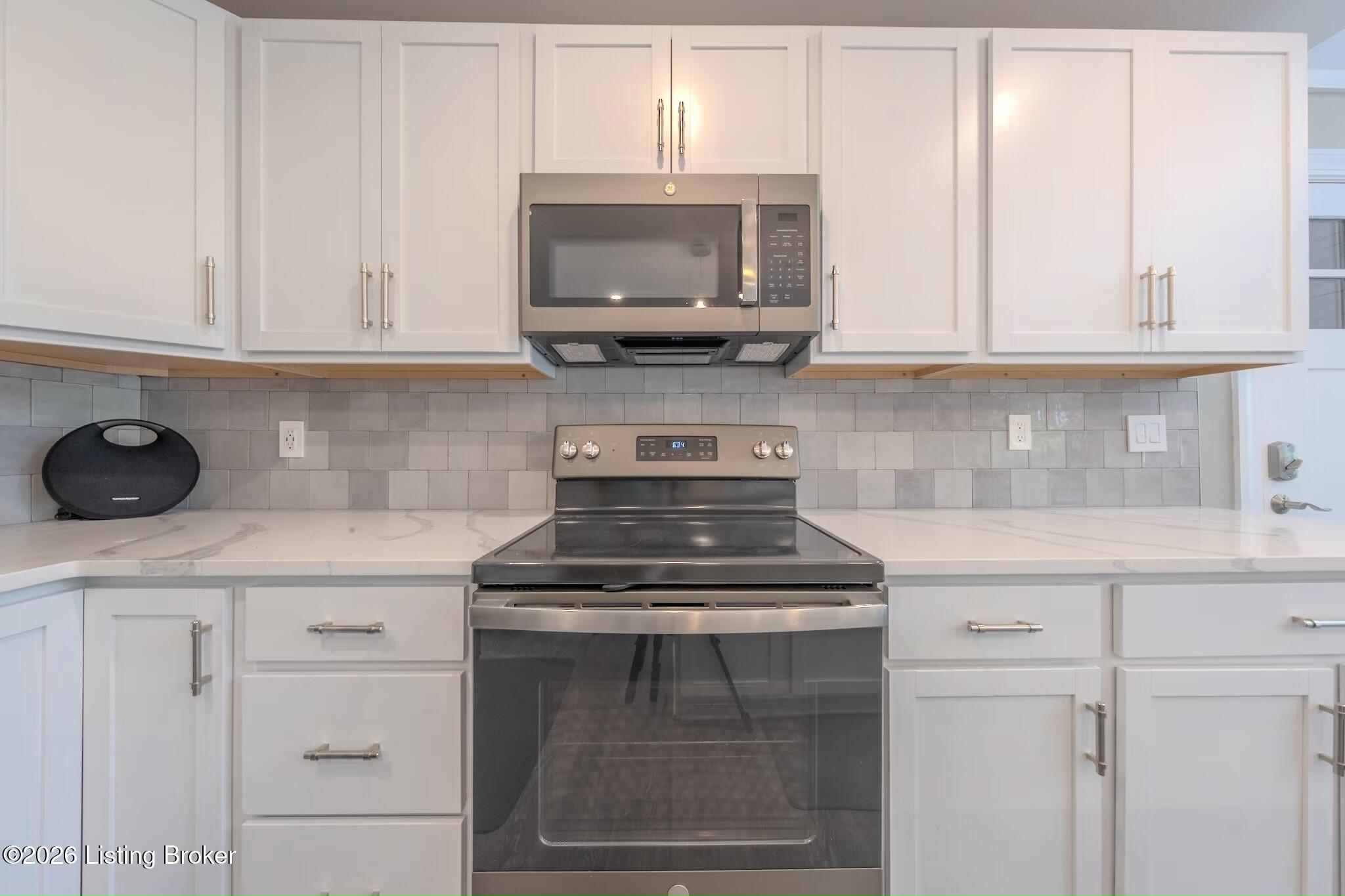 1519 Sandy Beach Ln Property Photo 11